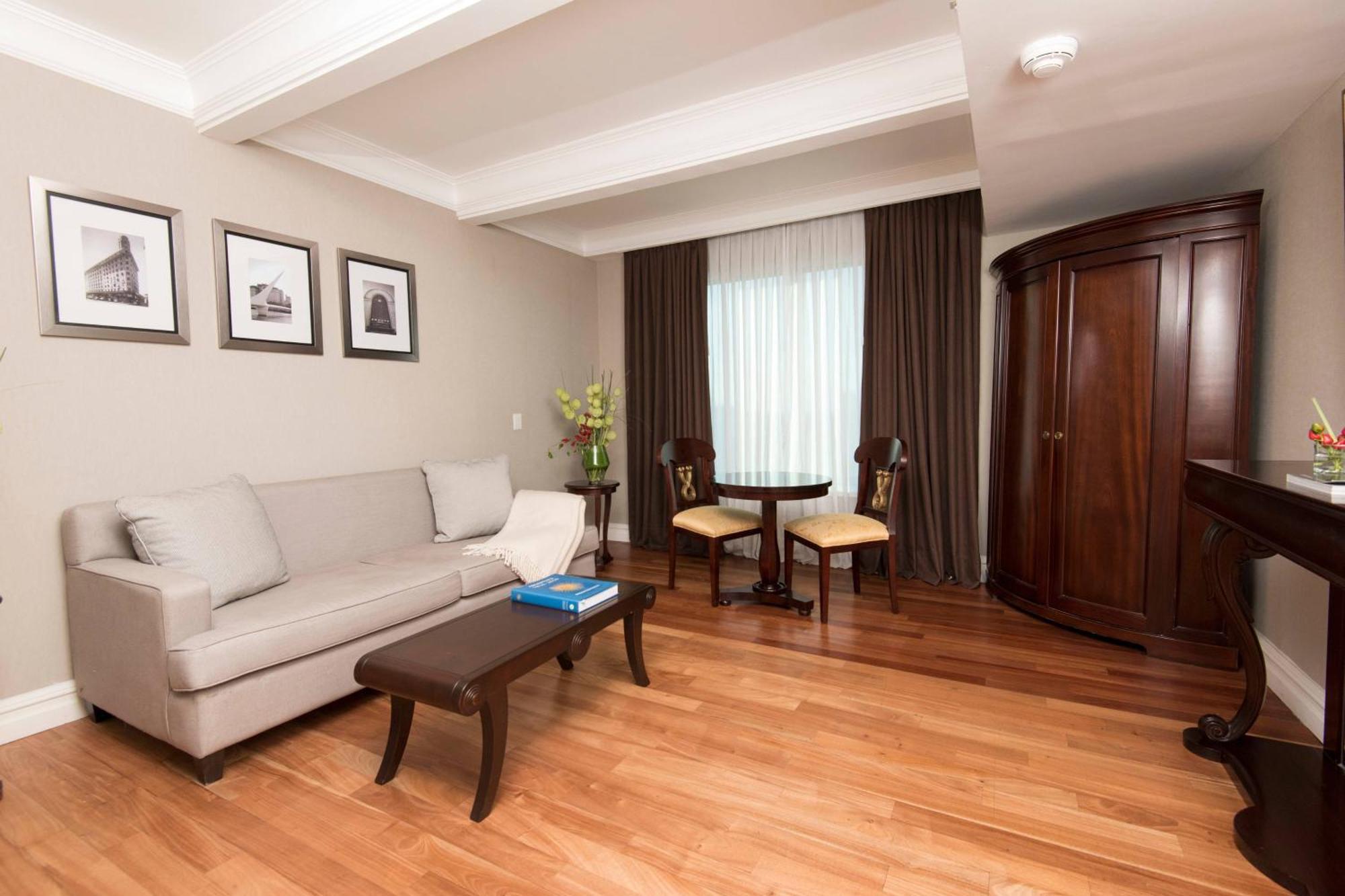 Executive Suite,1554238678:JPEG