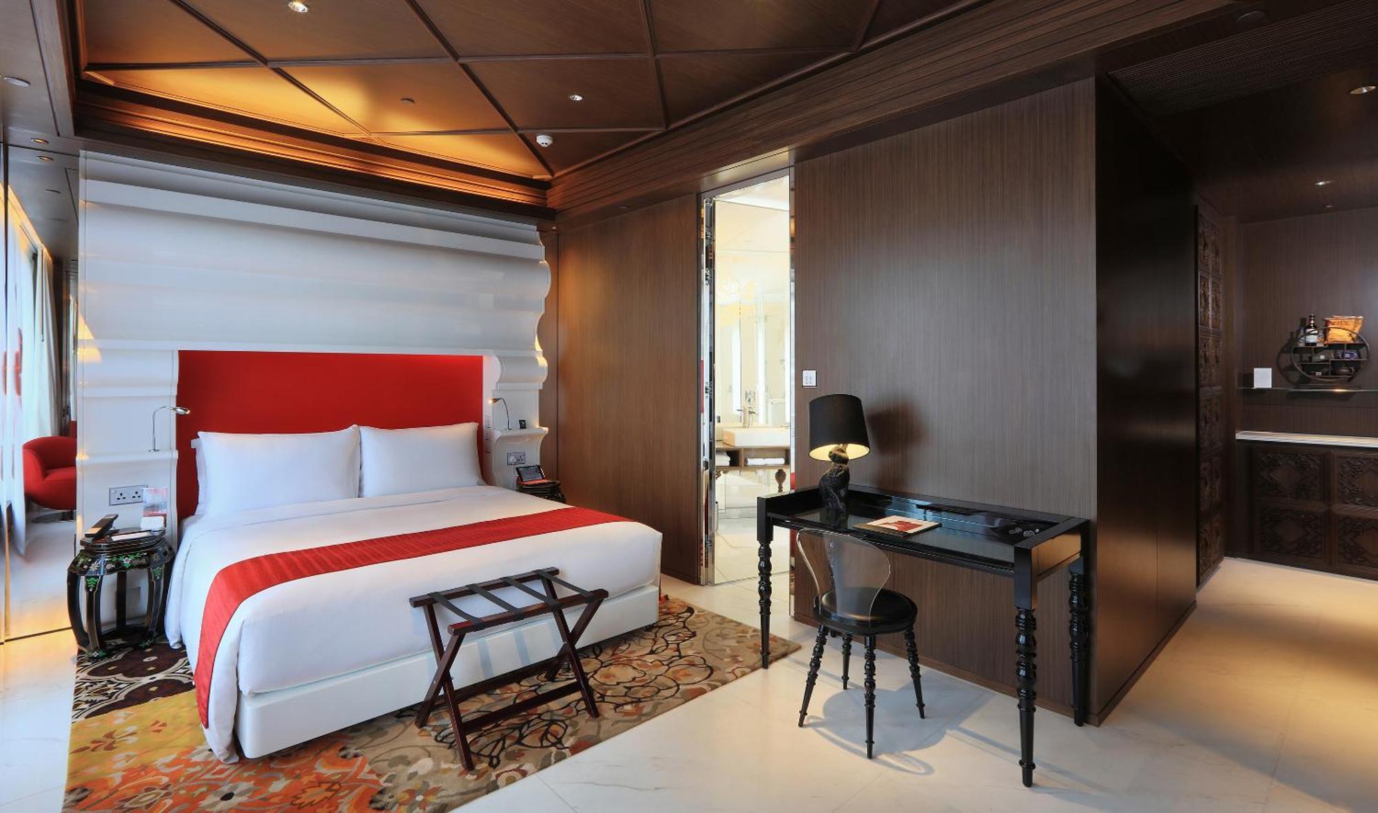 Full Moon King Room Partial Harbour View