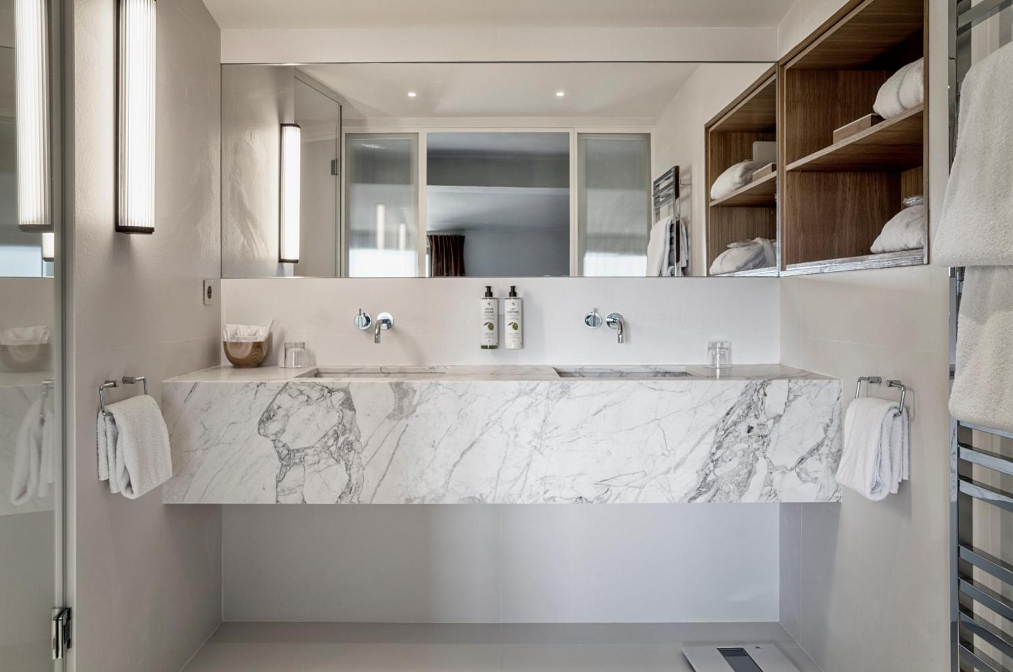 Prestige,1555027798:JPEG