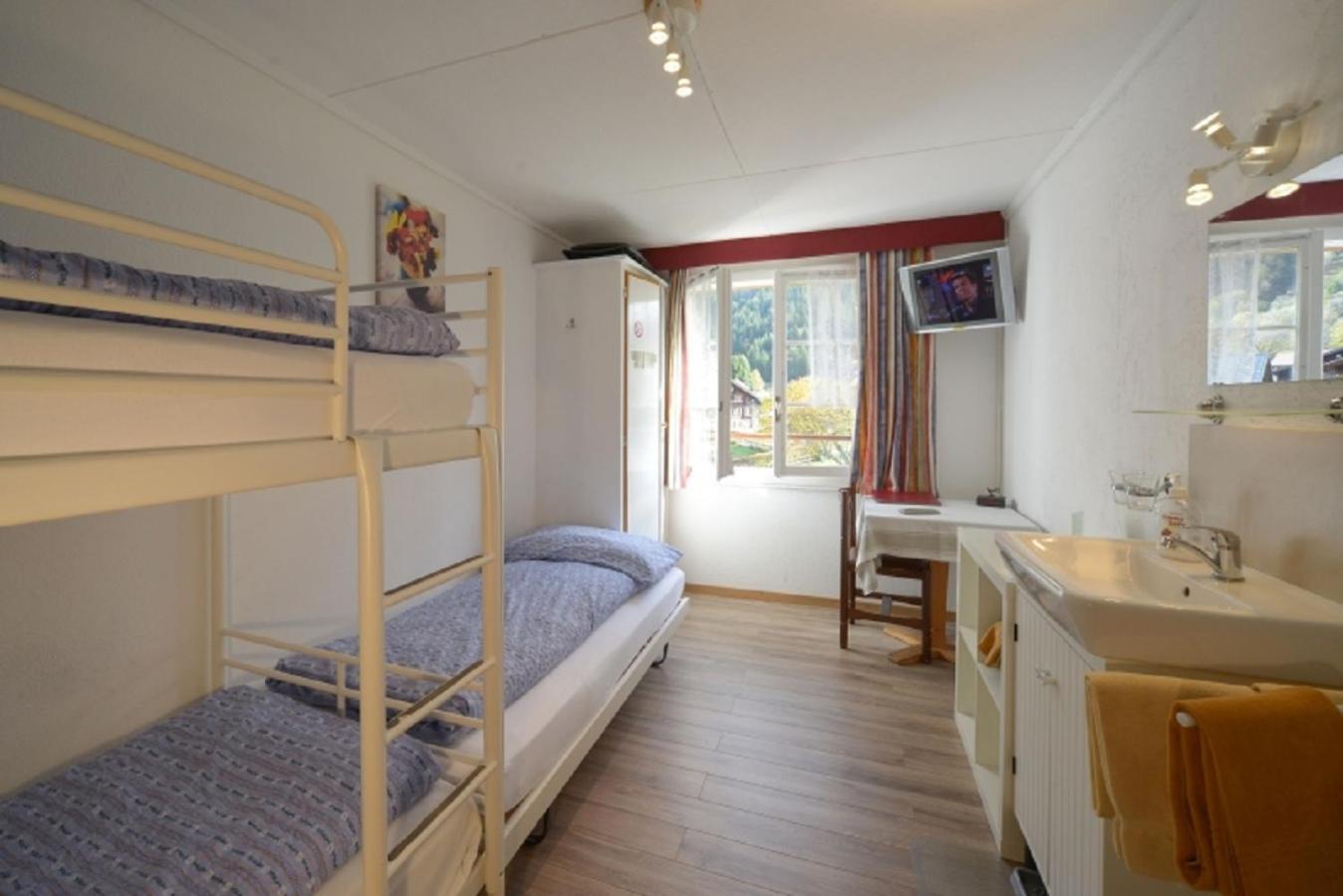 Basic Triple Room with Shared Bathroom,1555238695:JPEG