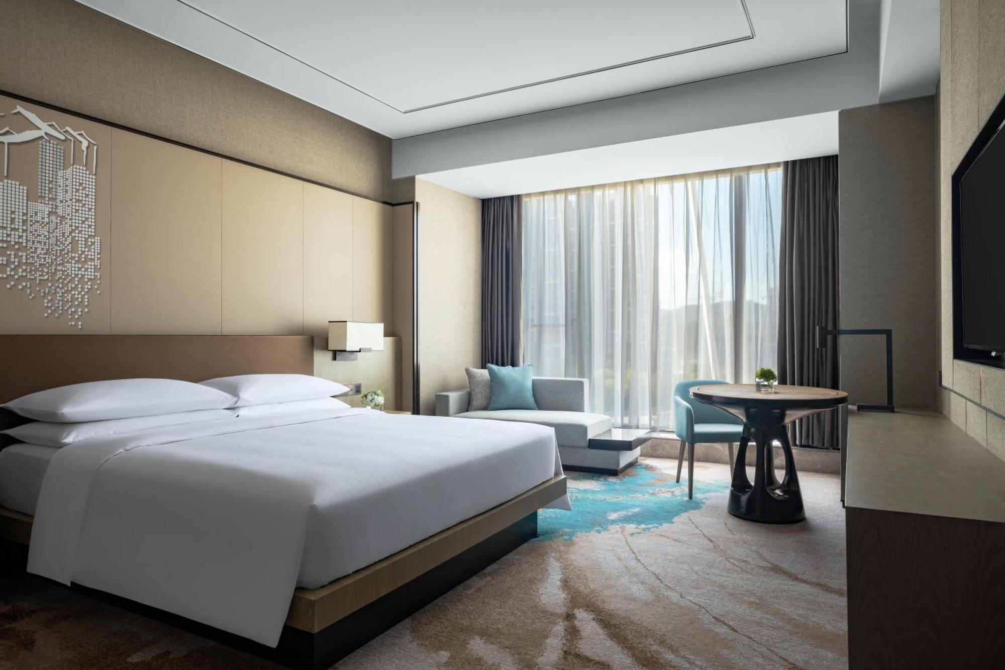 Guest Room King Bed high Floor