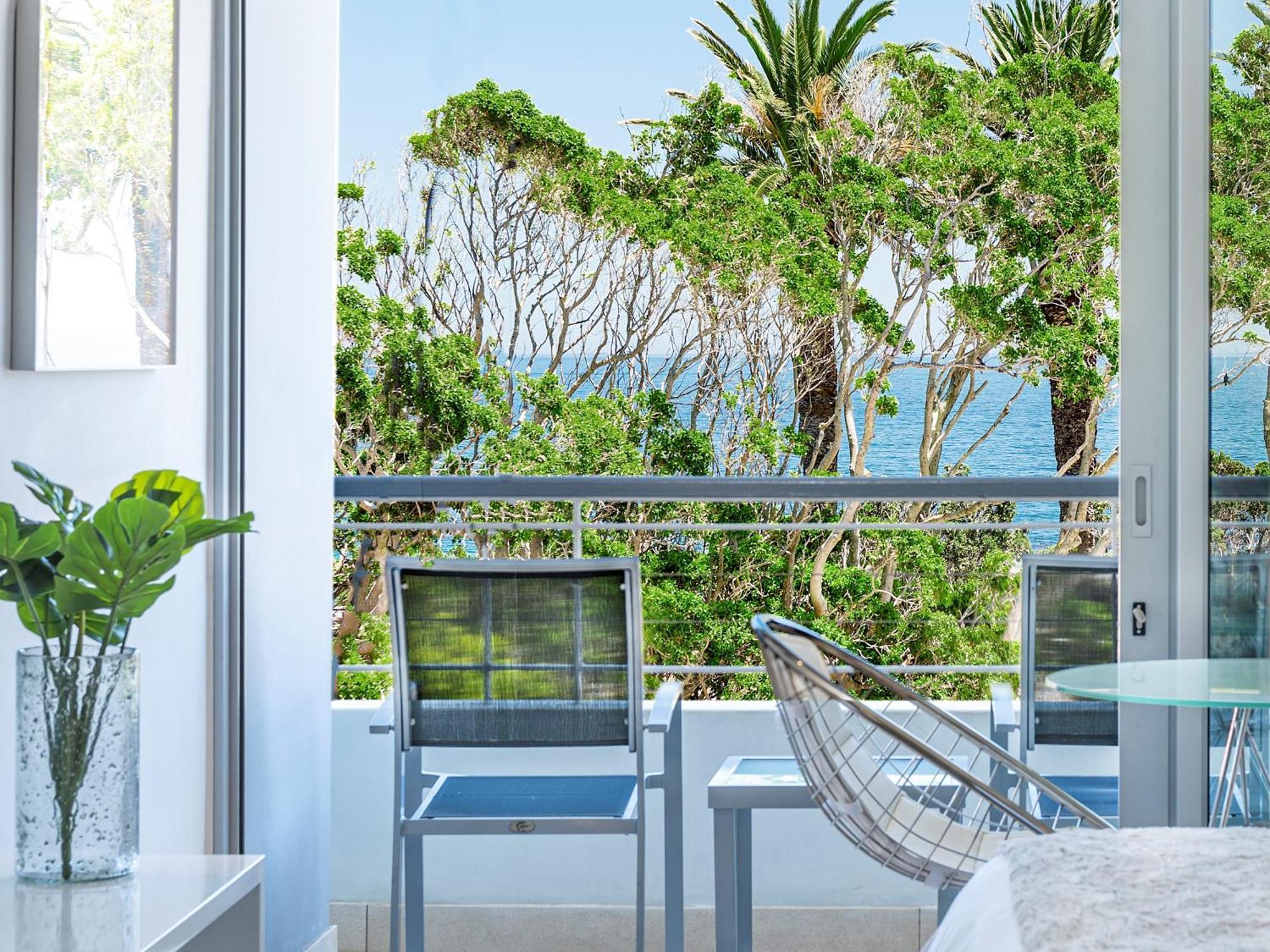 Deluxe Suite with Sea View,1556923663:JPEG
