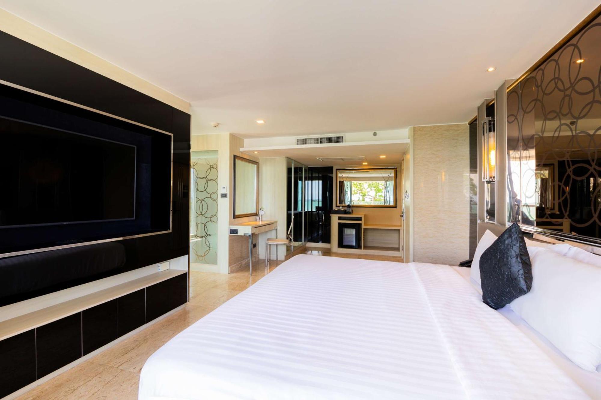 Premium Suite met 1 slaapkamer, kingsize bed, bad en balkon - Uitzicht op de stad