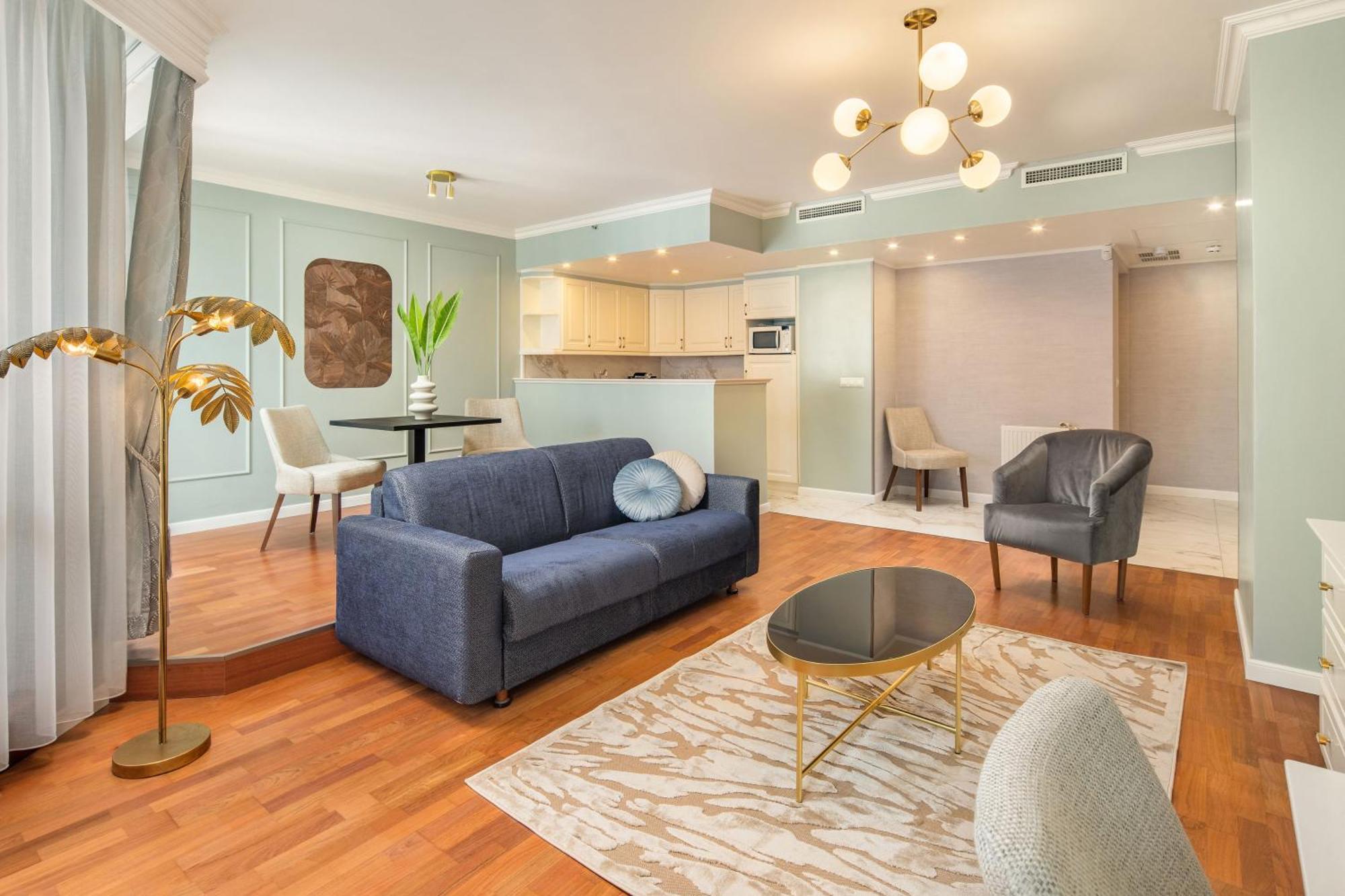 Deluxe King Suite