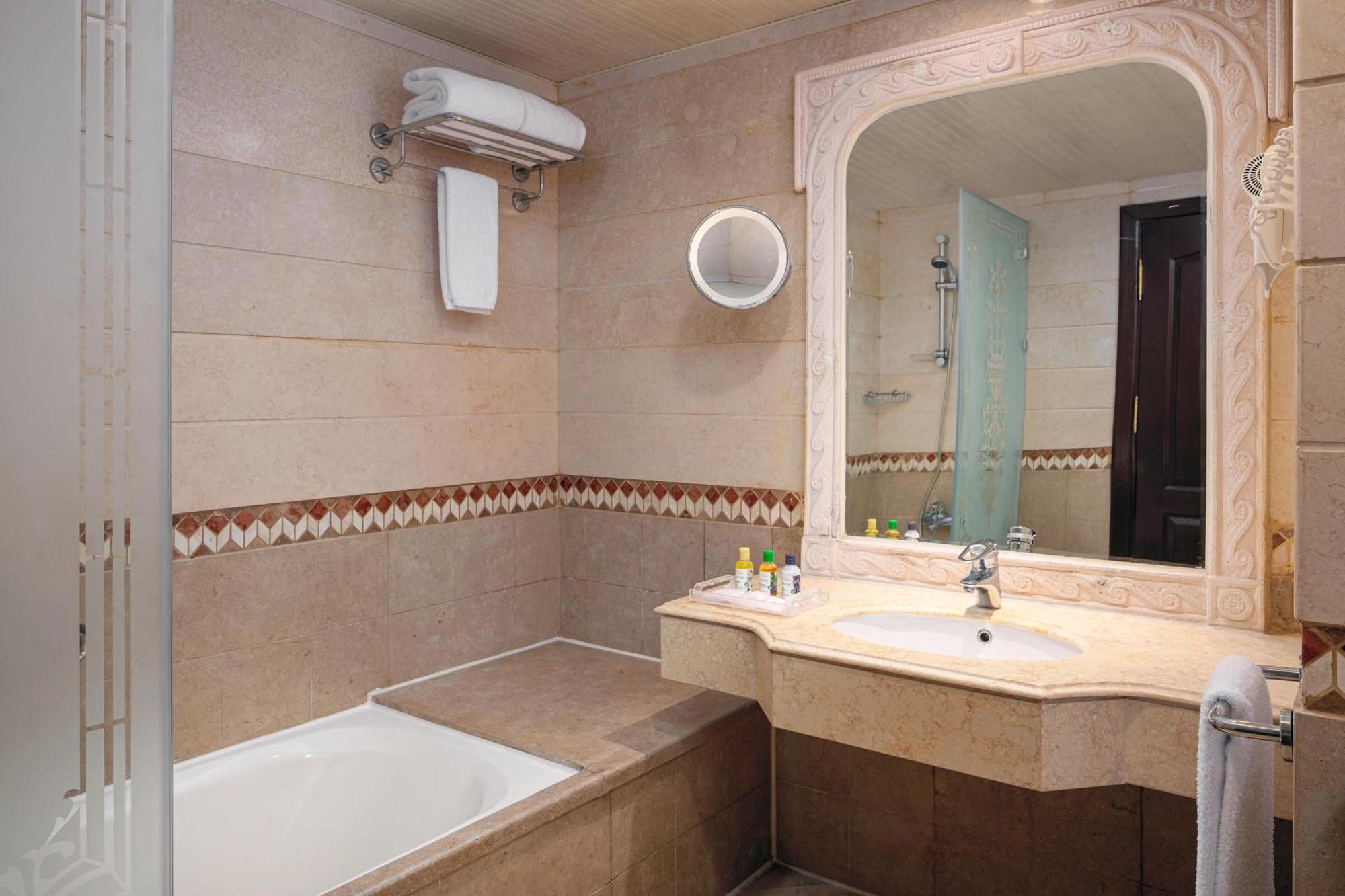 Superior Double or Twin Room Sea View