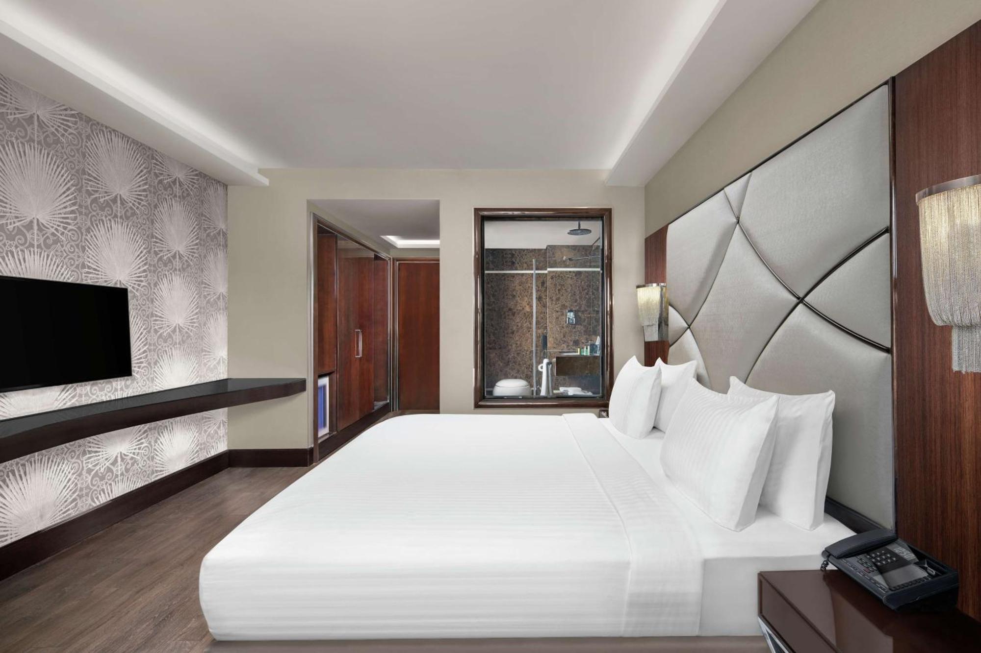 King Guest Room,1557114706:JPEG