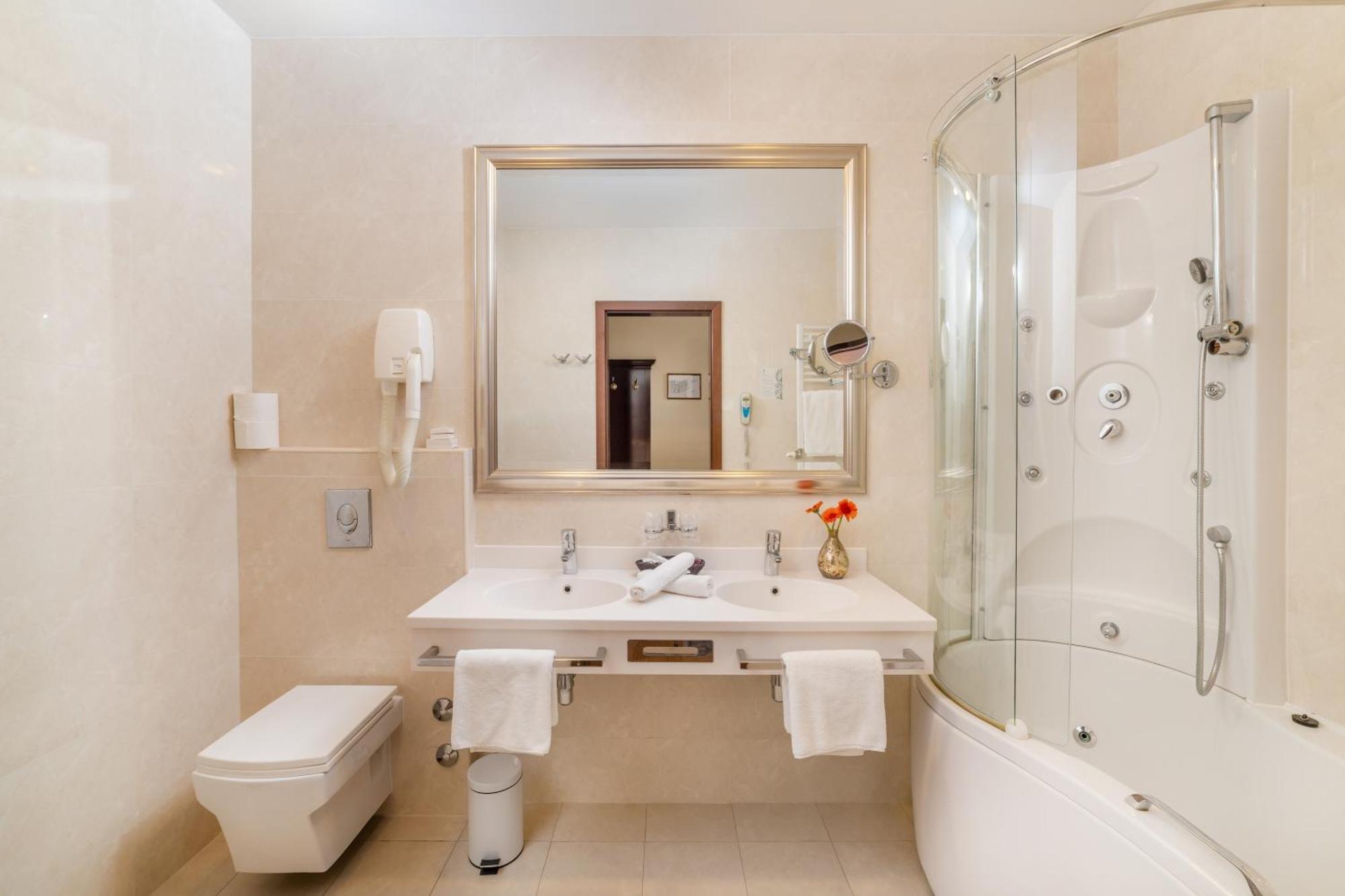 Deluxe Double or Twin Room Balcony