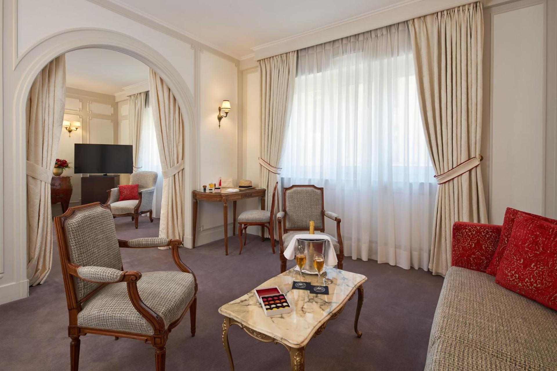 Junior Suite,1557492229:JPEG