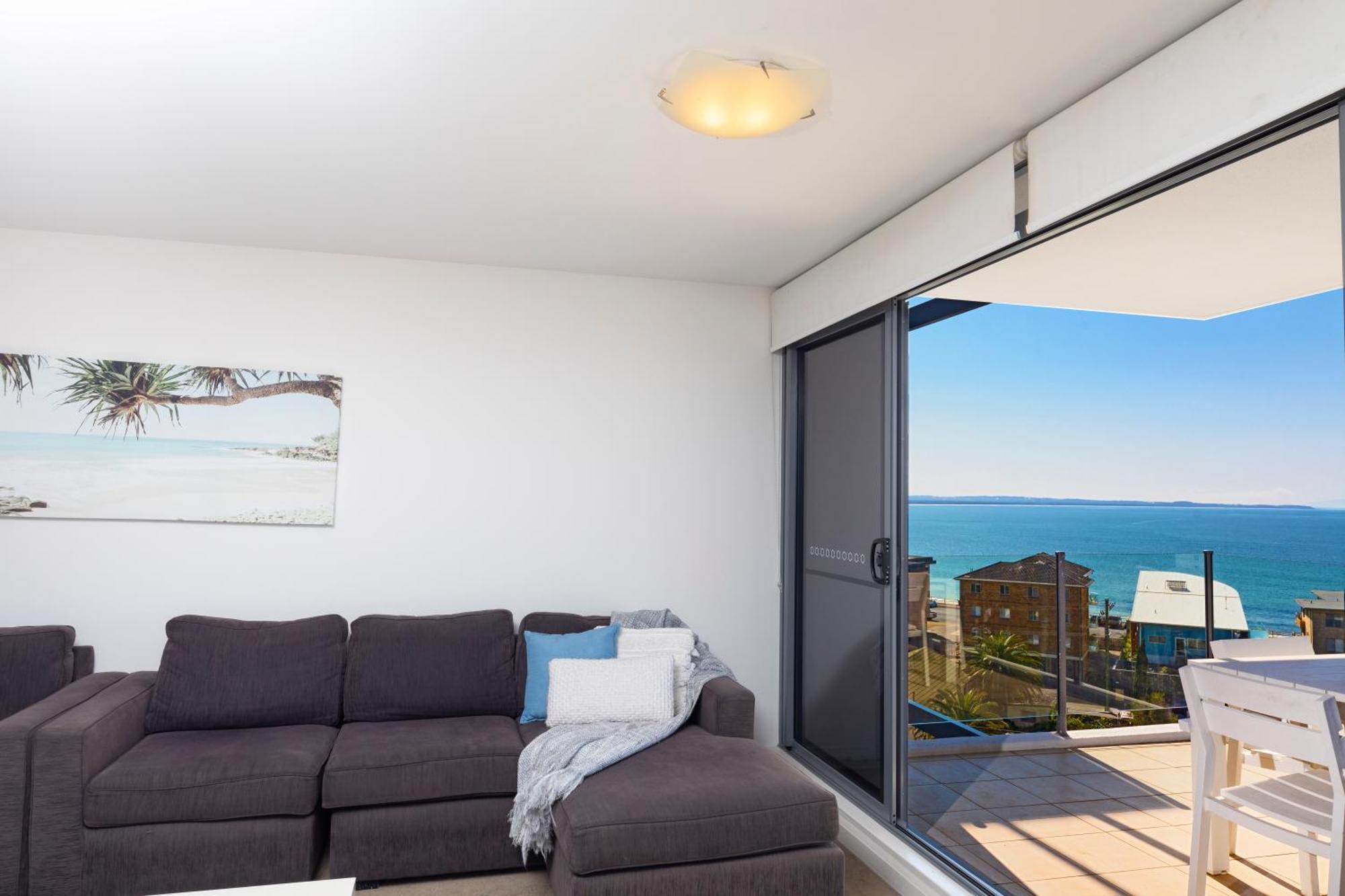 One-Bedroom Apartment Water View