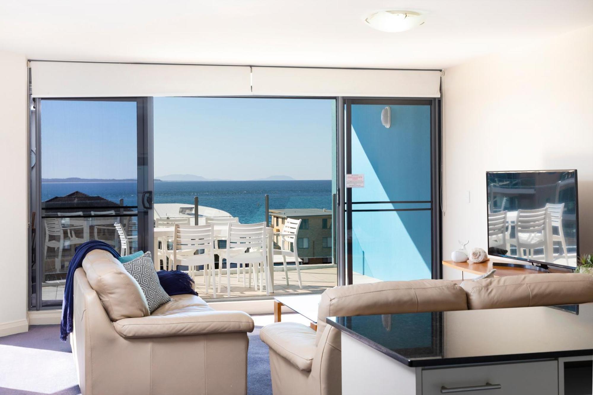 One-Bedroom Apartment Water View