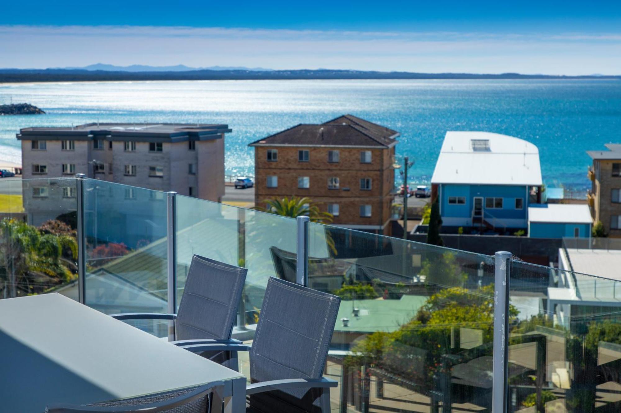 One-Bedroom Apartment Water View
