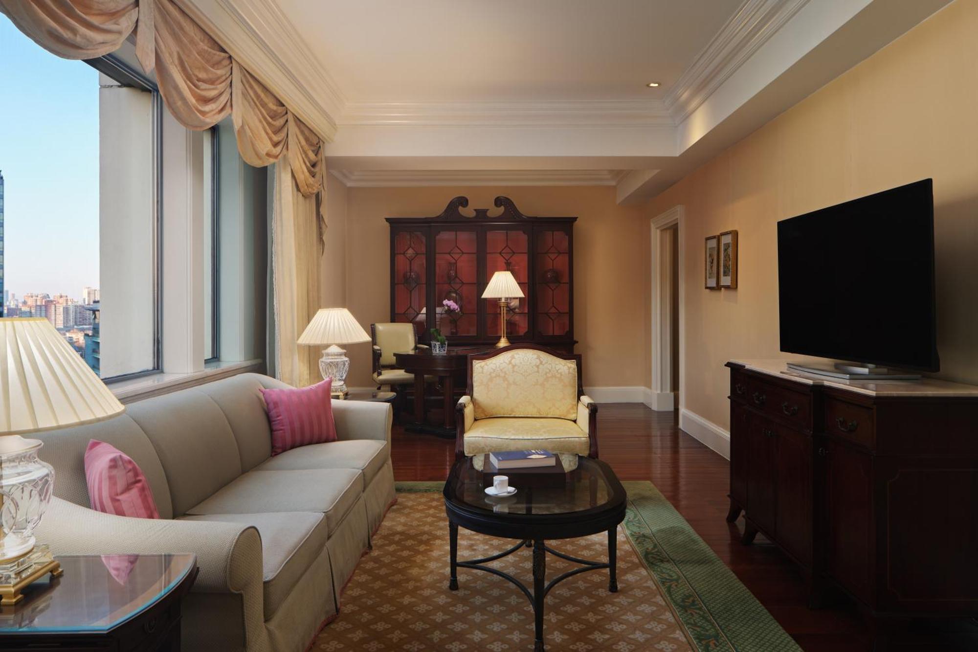 Premier Suite,1543906306:JPEG