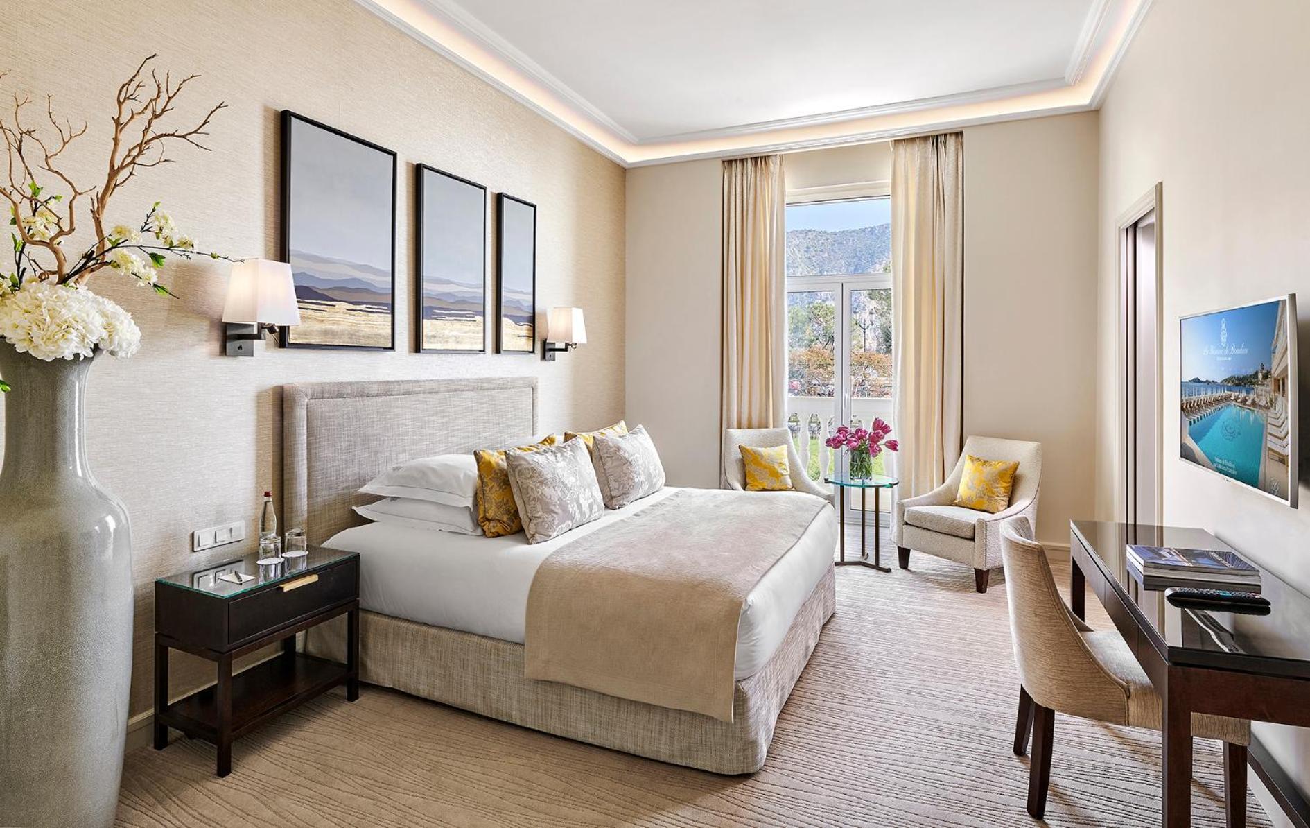 Classic Room Harbour Hillside View