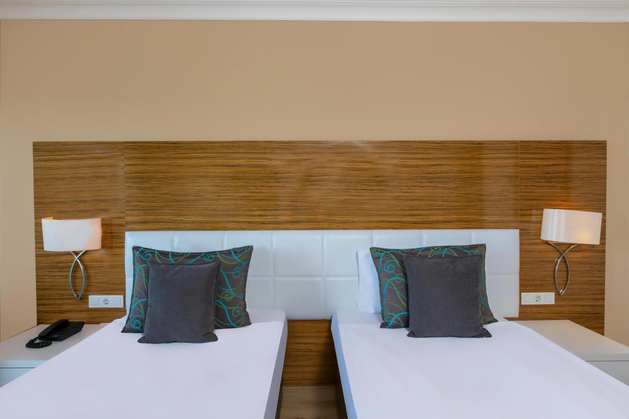 Aqua Standard Room