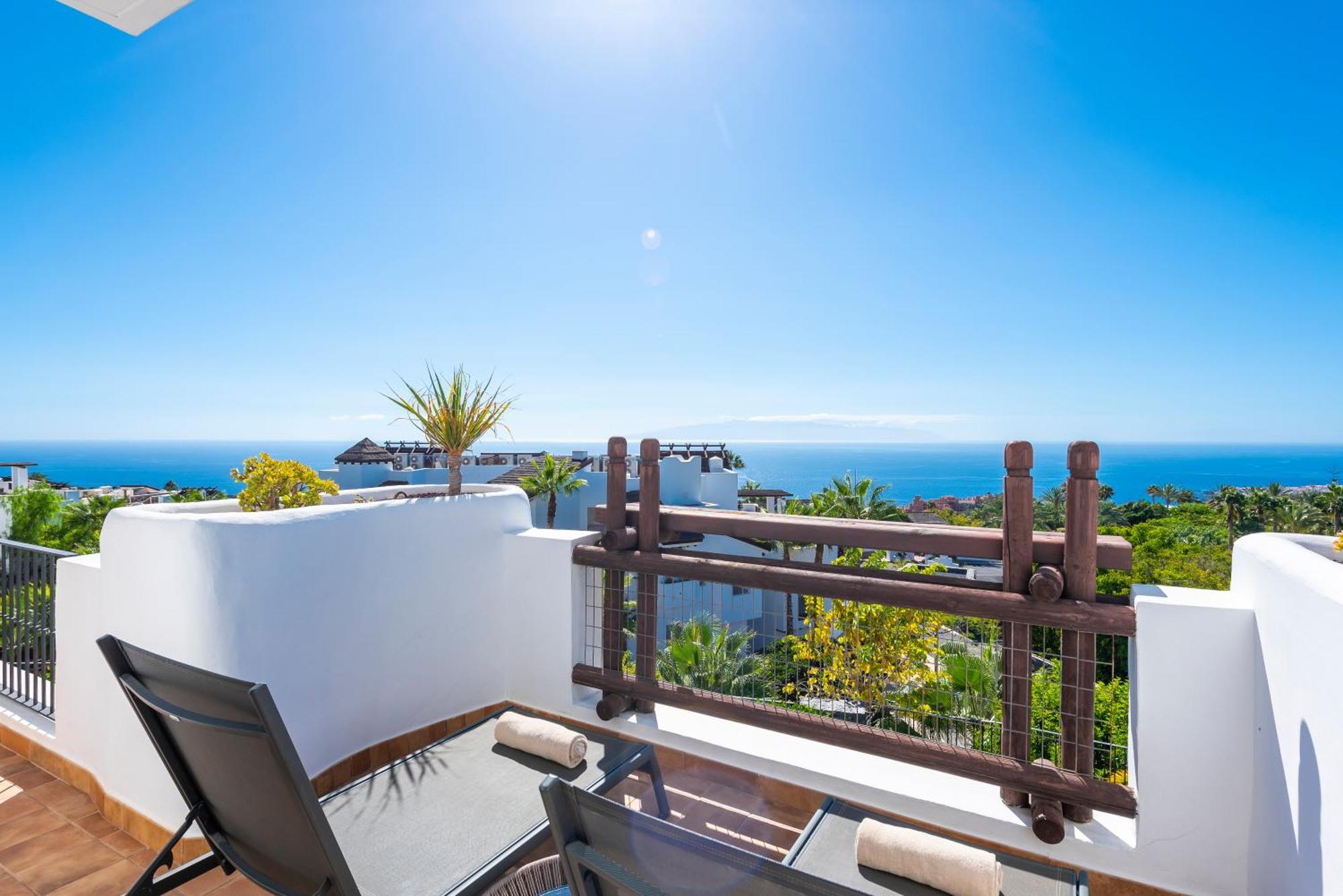 One-Bedroom Suite with Partial Sea View,1382278973:JPEG