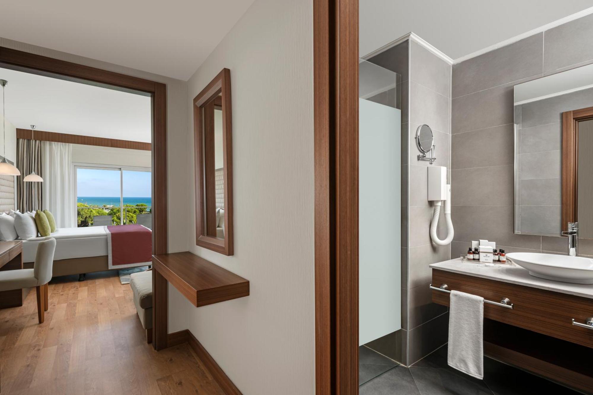 Executive Room,1563292603:JPEG