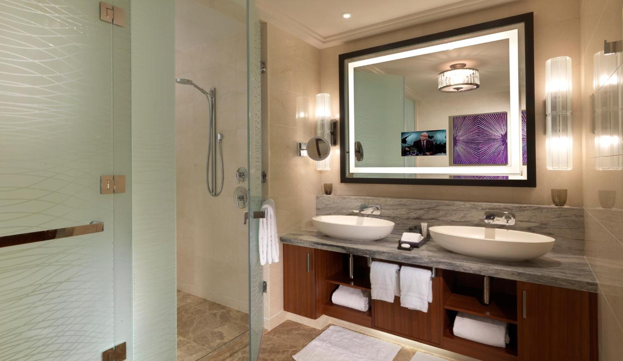 Deluxe Waterfront Twin Room
