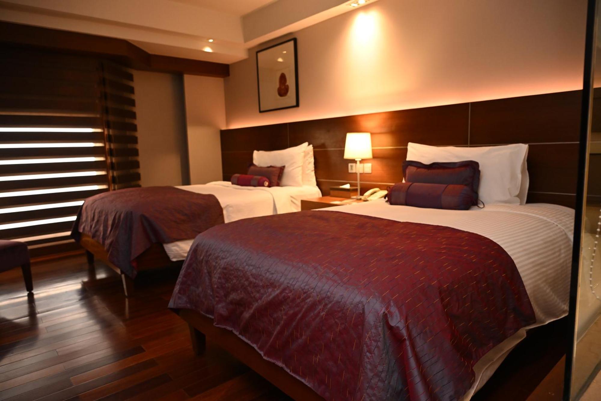 Executive Club Twin Room