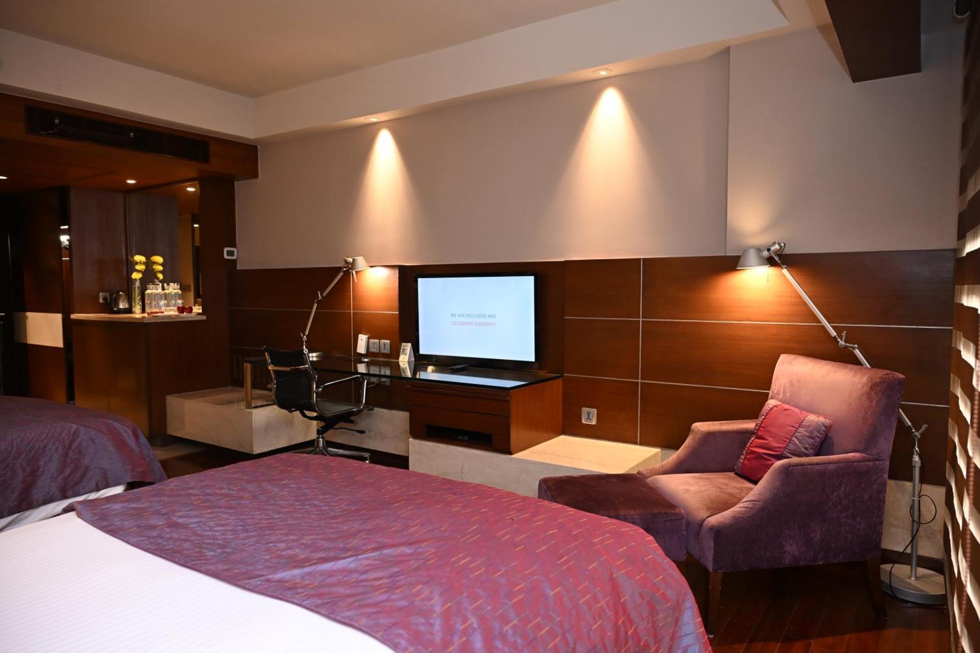 Executive Club Twin Room