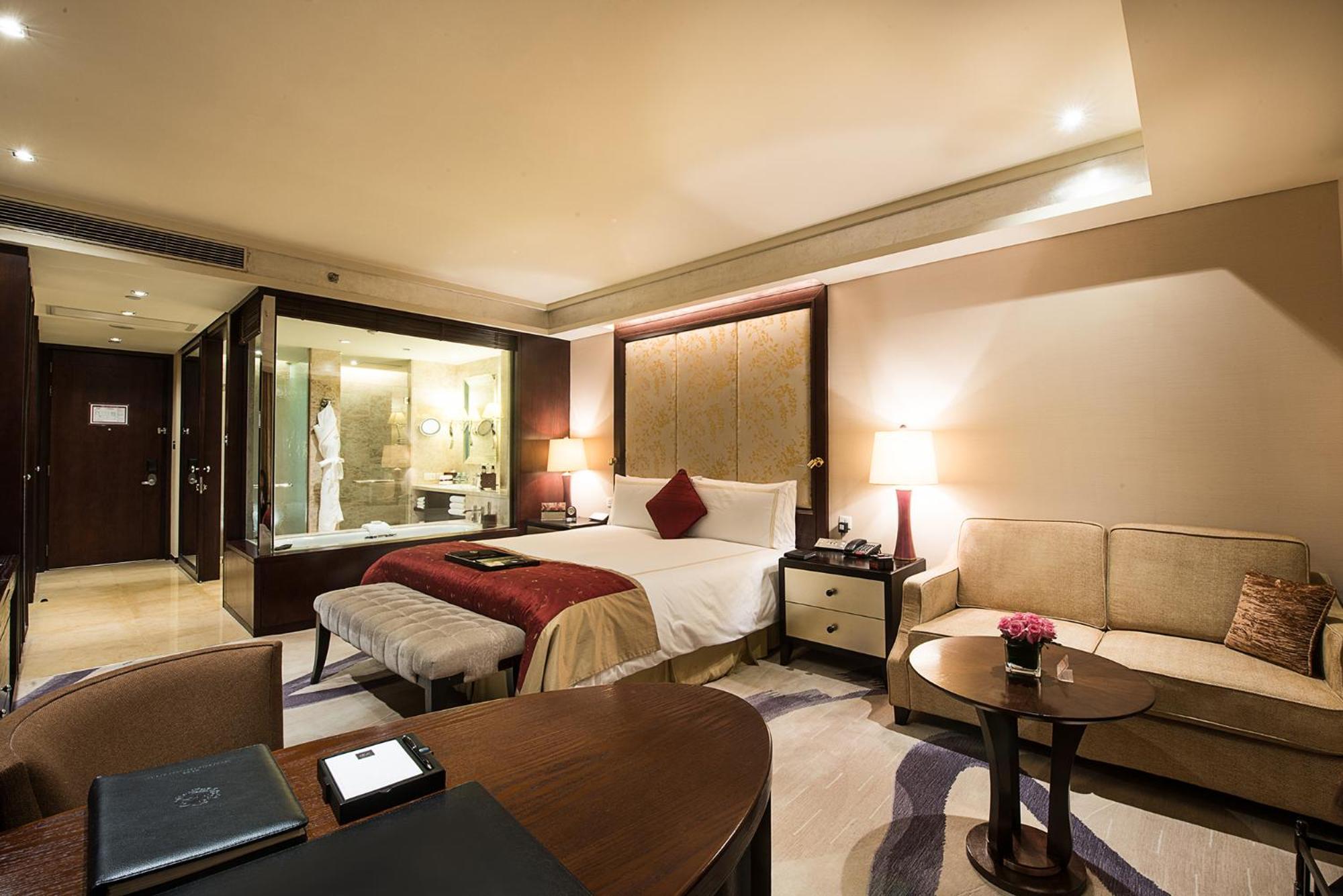 Fairmont Gold King Room