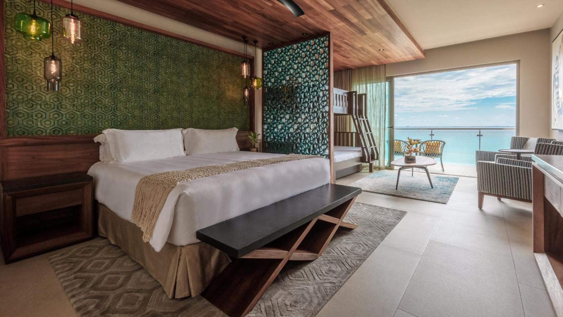 Family King Suite Ocean View