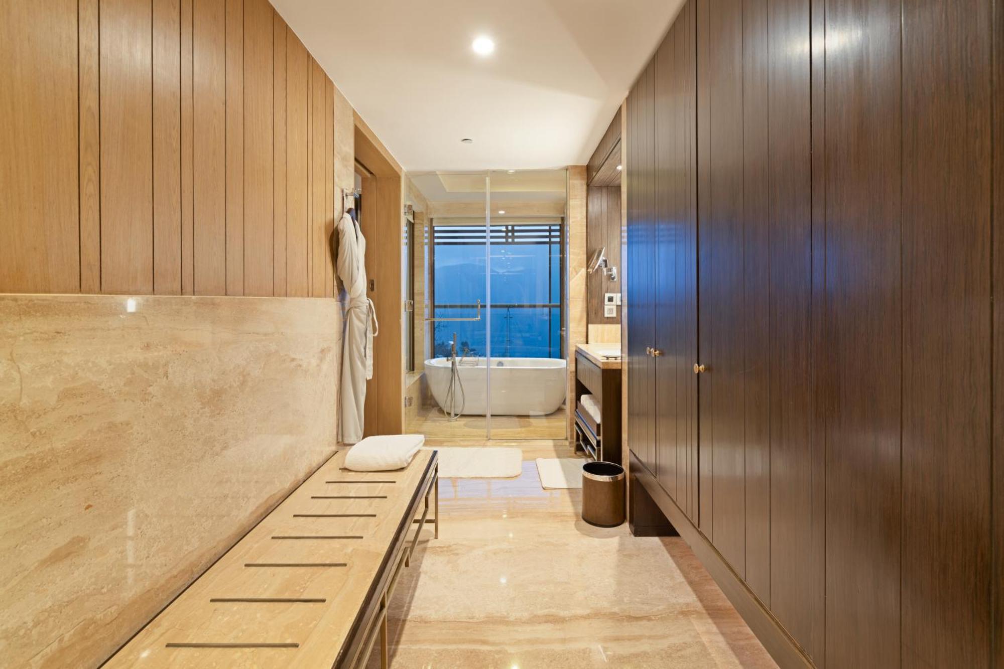 1 King Bed Studio Suite Enjoy INR 1000 Signature Resort Credit per