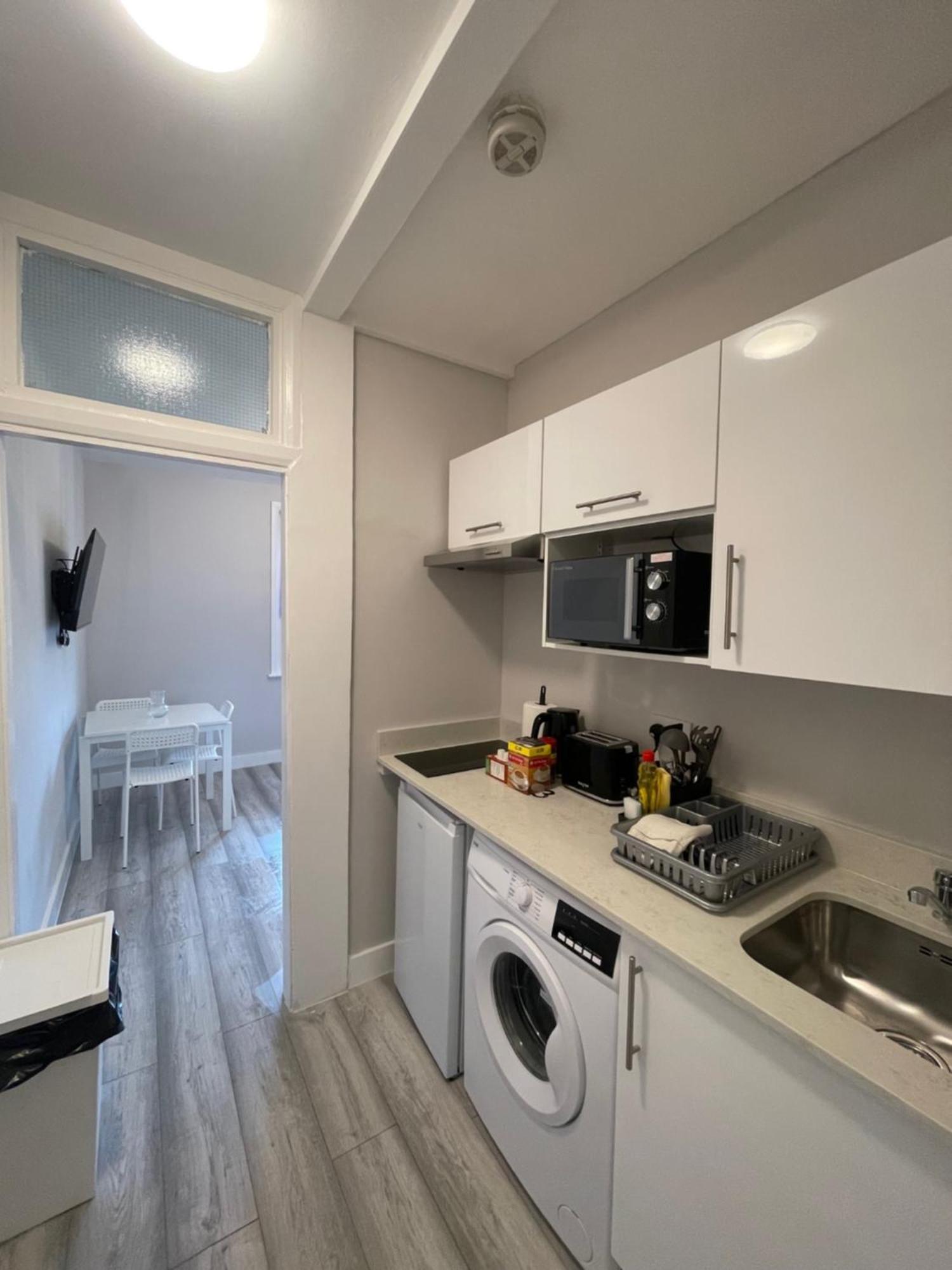 Top 2nd Studio • Sleeps 3