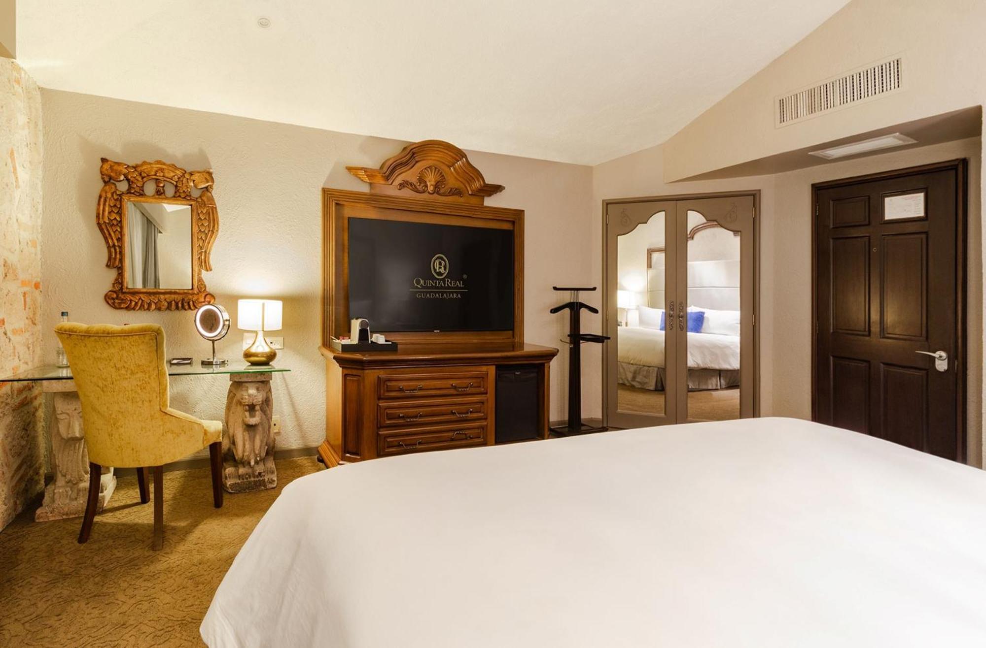 Master Suite King