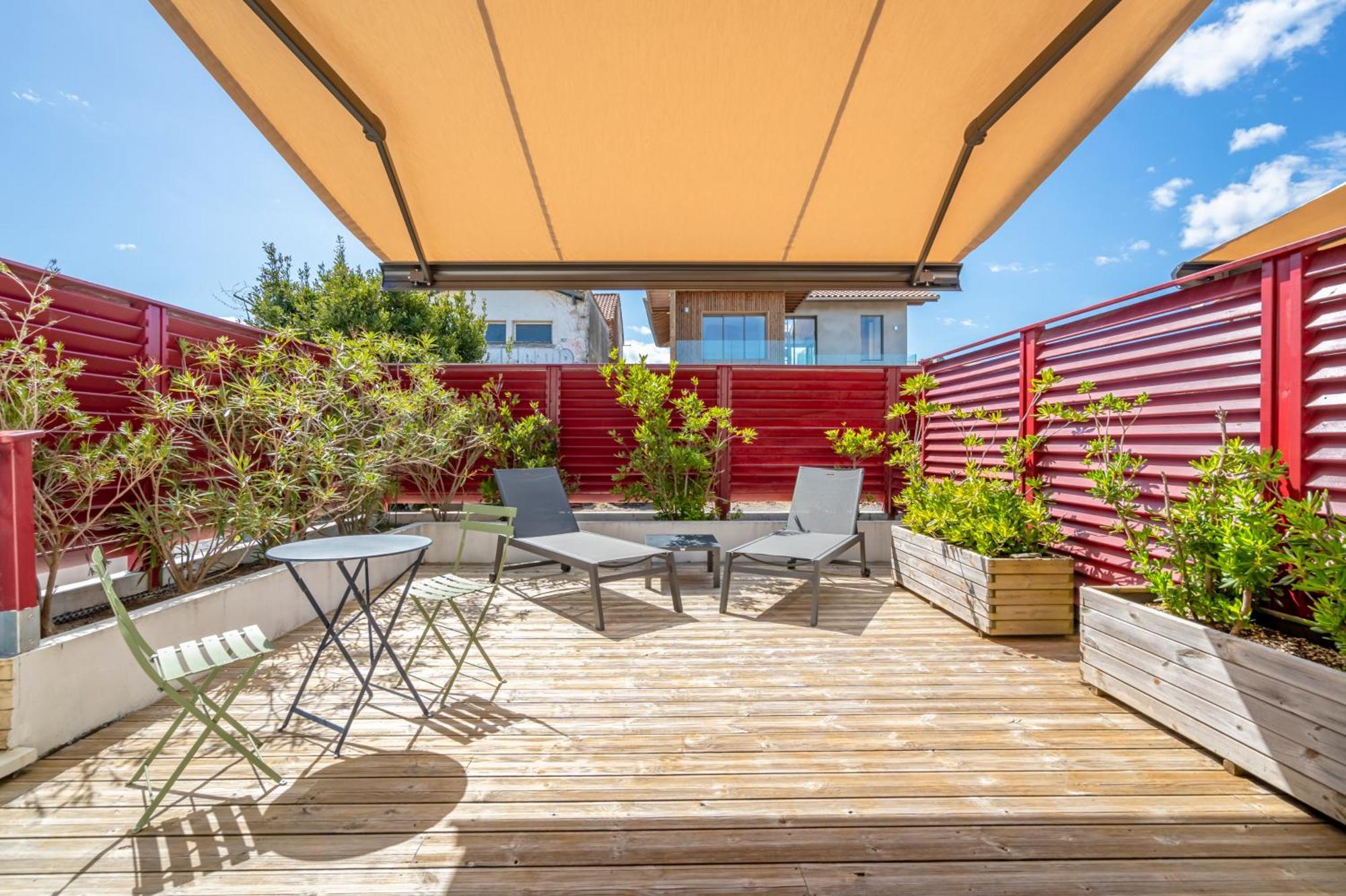 Iguski Room Terrace,1572659828:JPEG