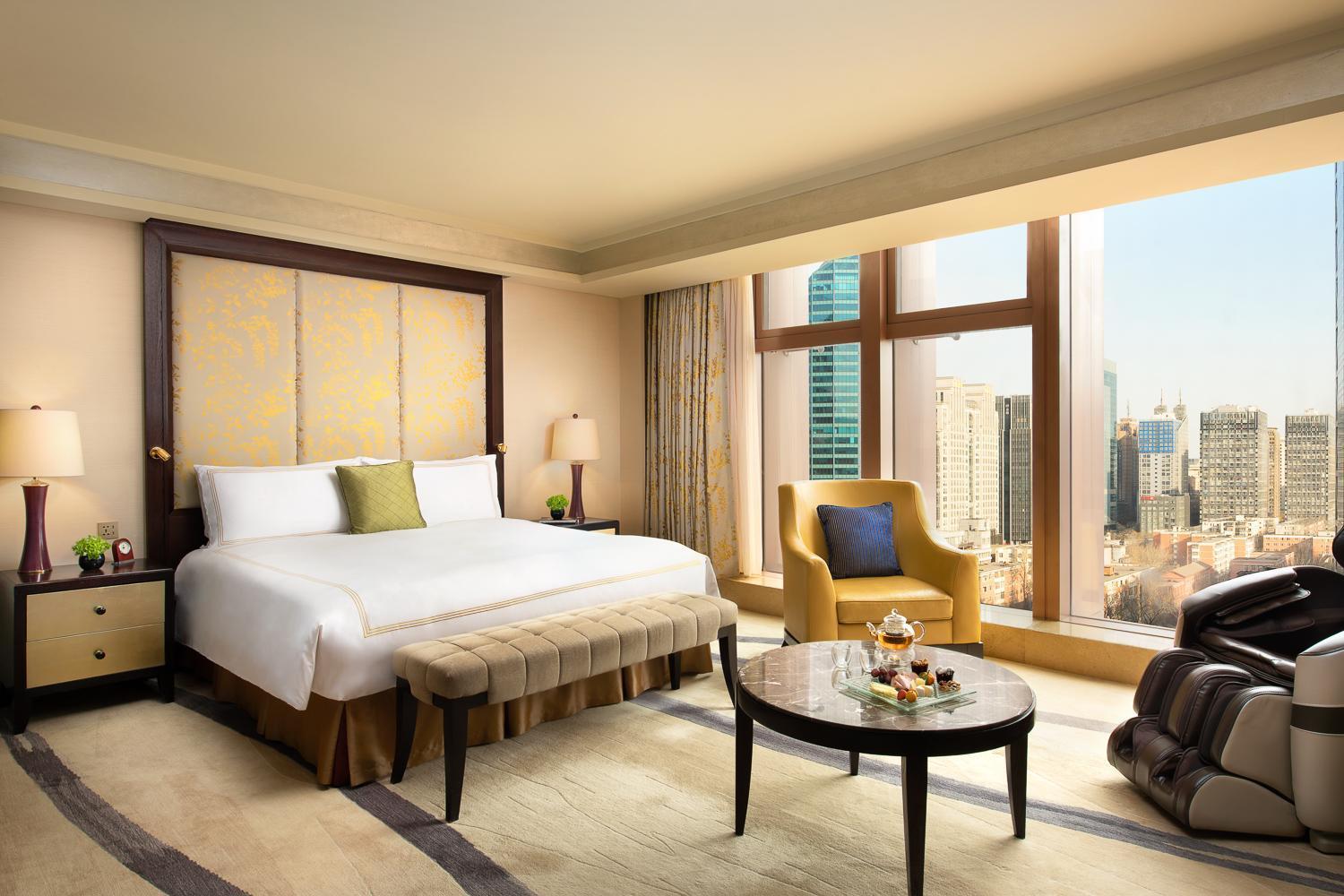 Fairmont Gold Studio Suite King