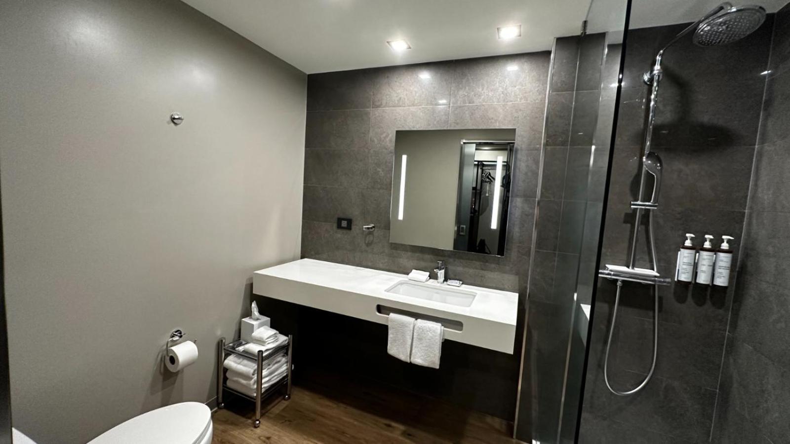 Double Room with Two Double Beds,1574859923:JPEG