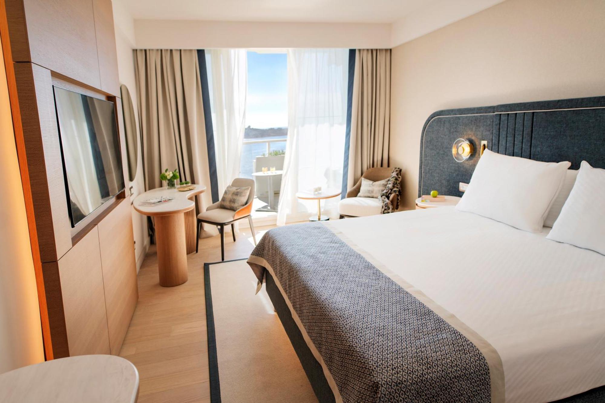 Deluxe Plus Room Sea view Balcony