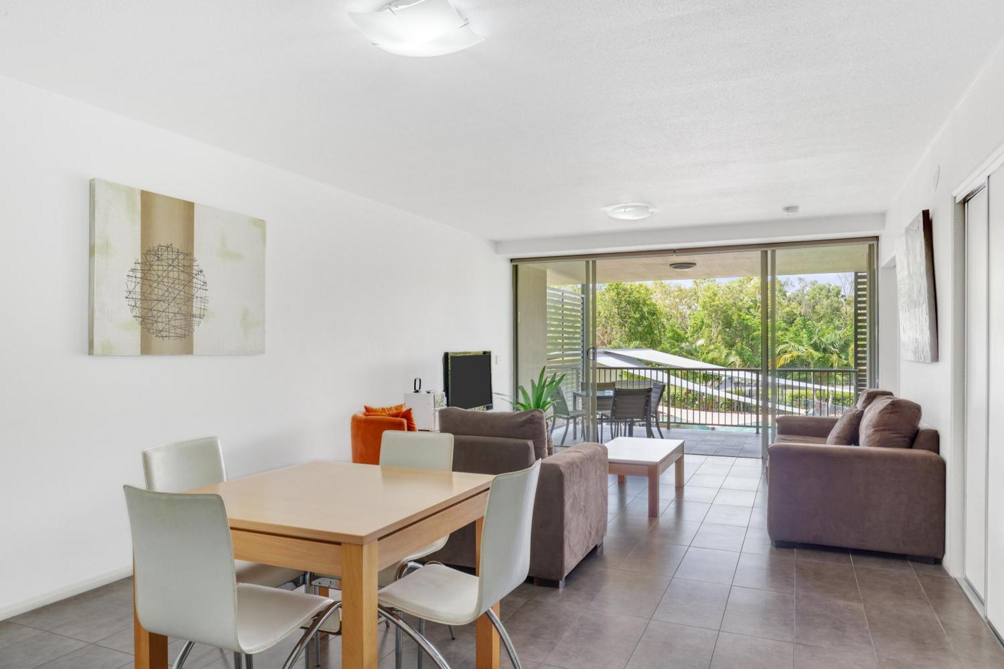One-Bedroom Apartment Pool View
