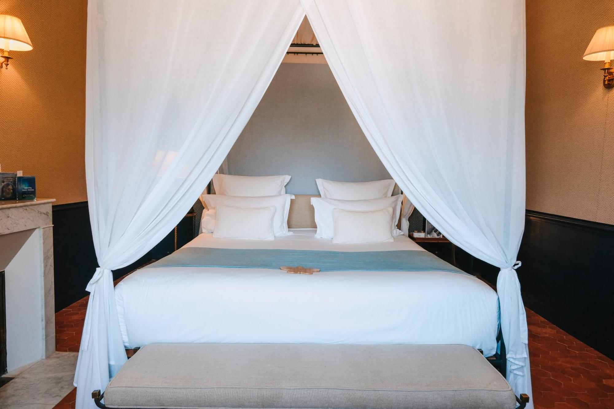 Deluxe Château Room,1574827253:JPEG