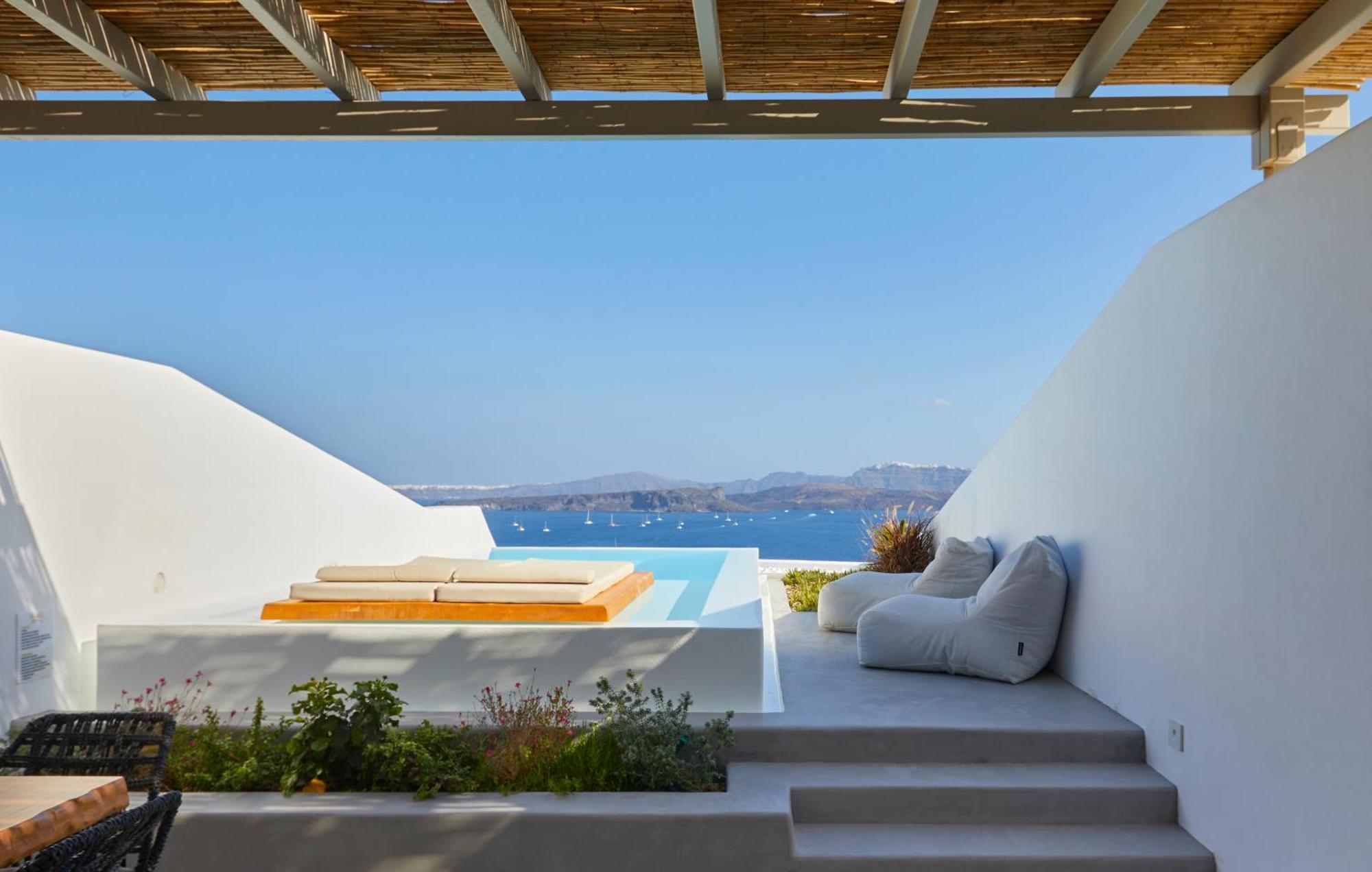 Signature Suite Absolute-Infinity Heated Private Pool