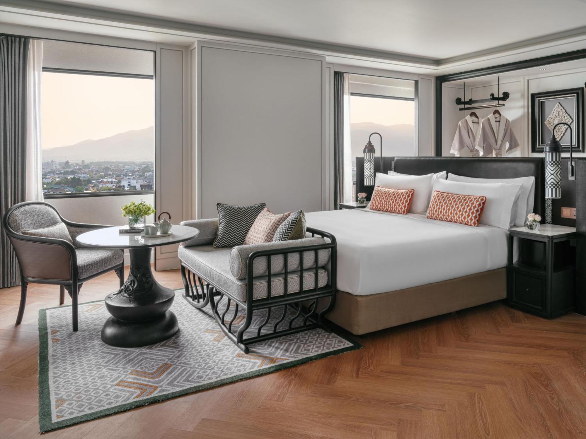 Premium King Room with Mountain View