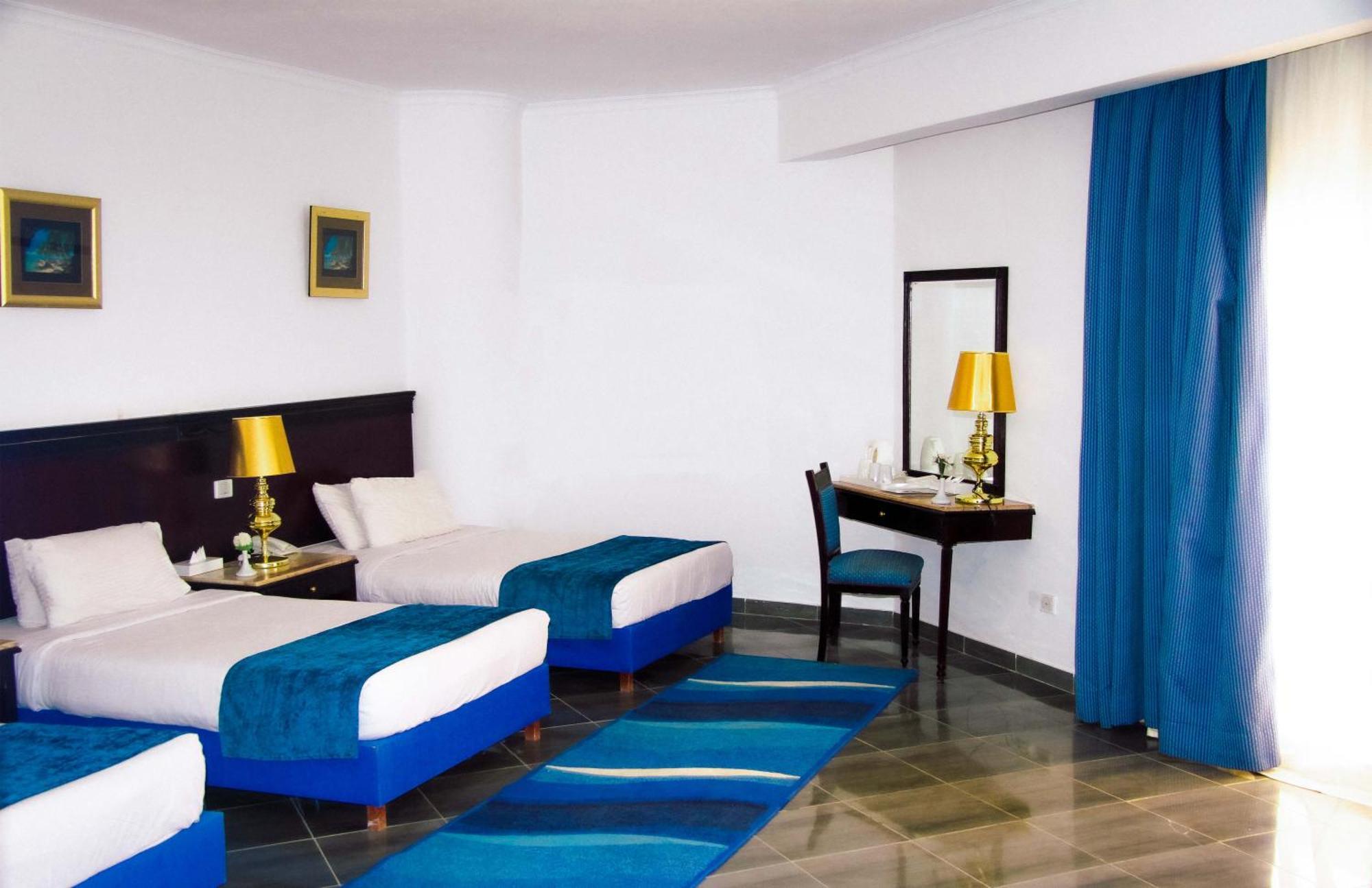 Triple Room with Sea View