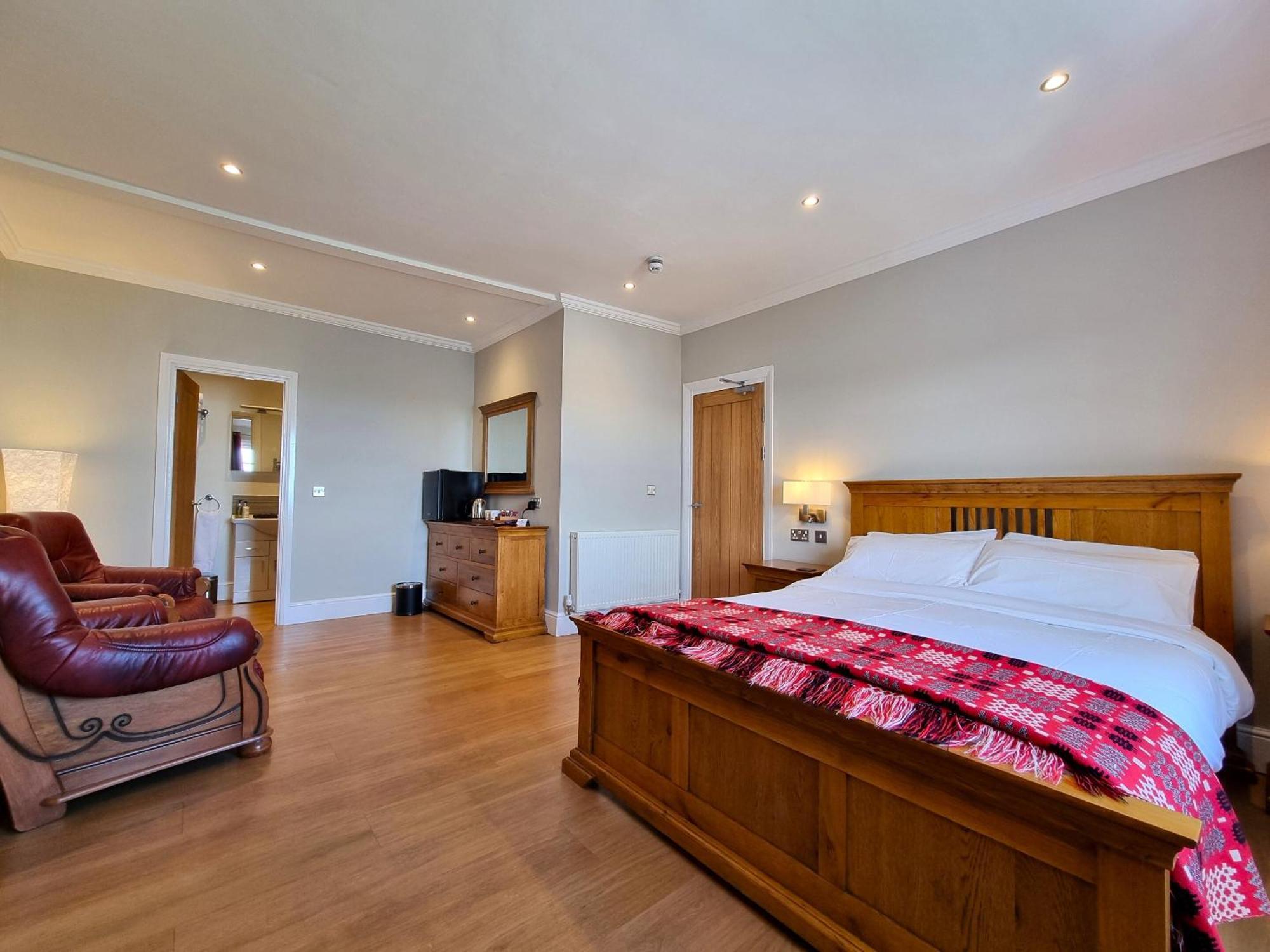 Deluxe King Room