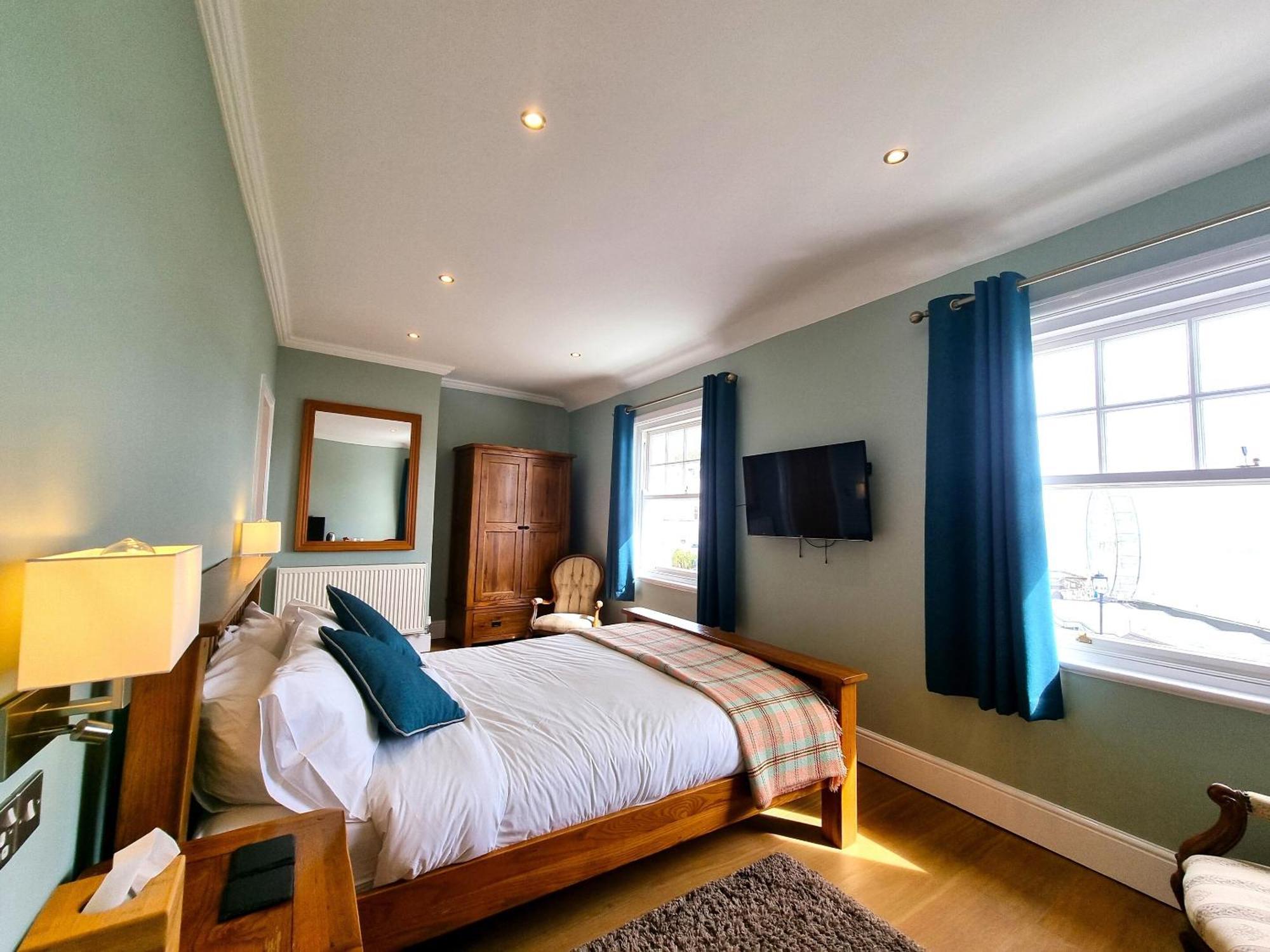 Superior King Room