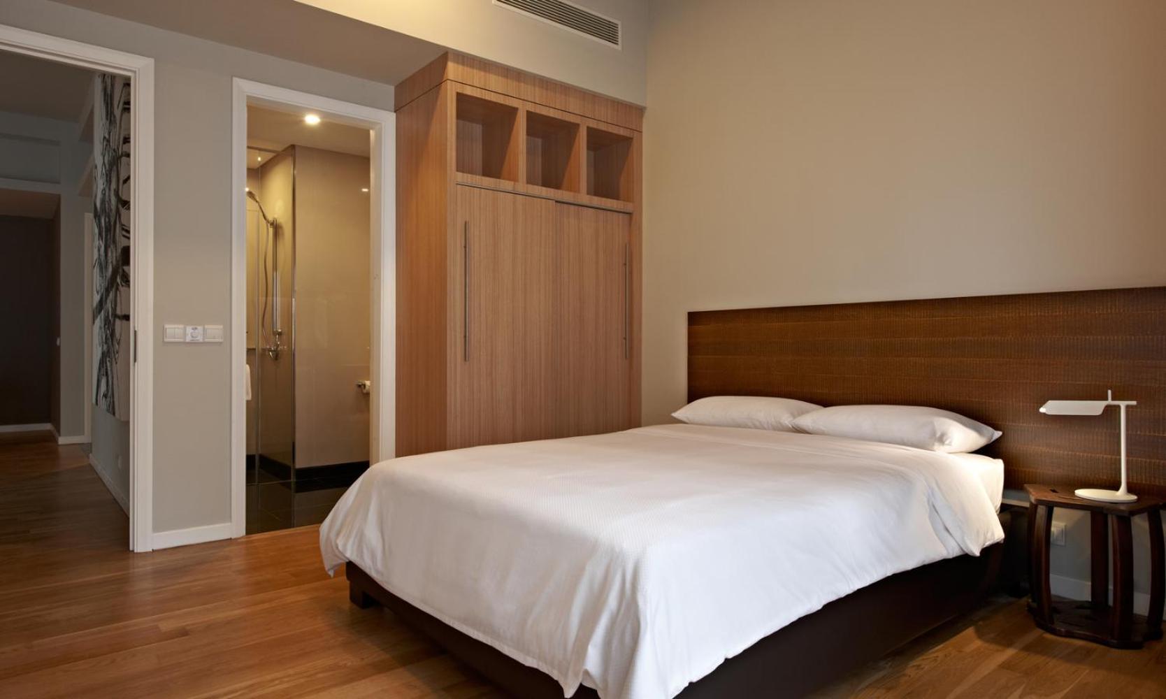 Two Bedroom King & Queen,1580723119:JPEG