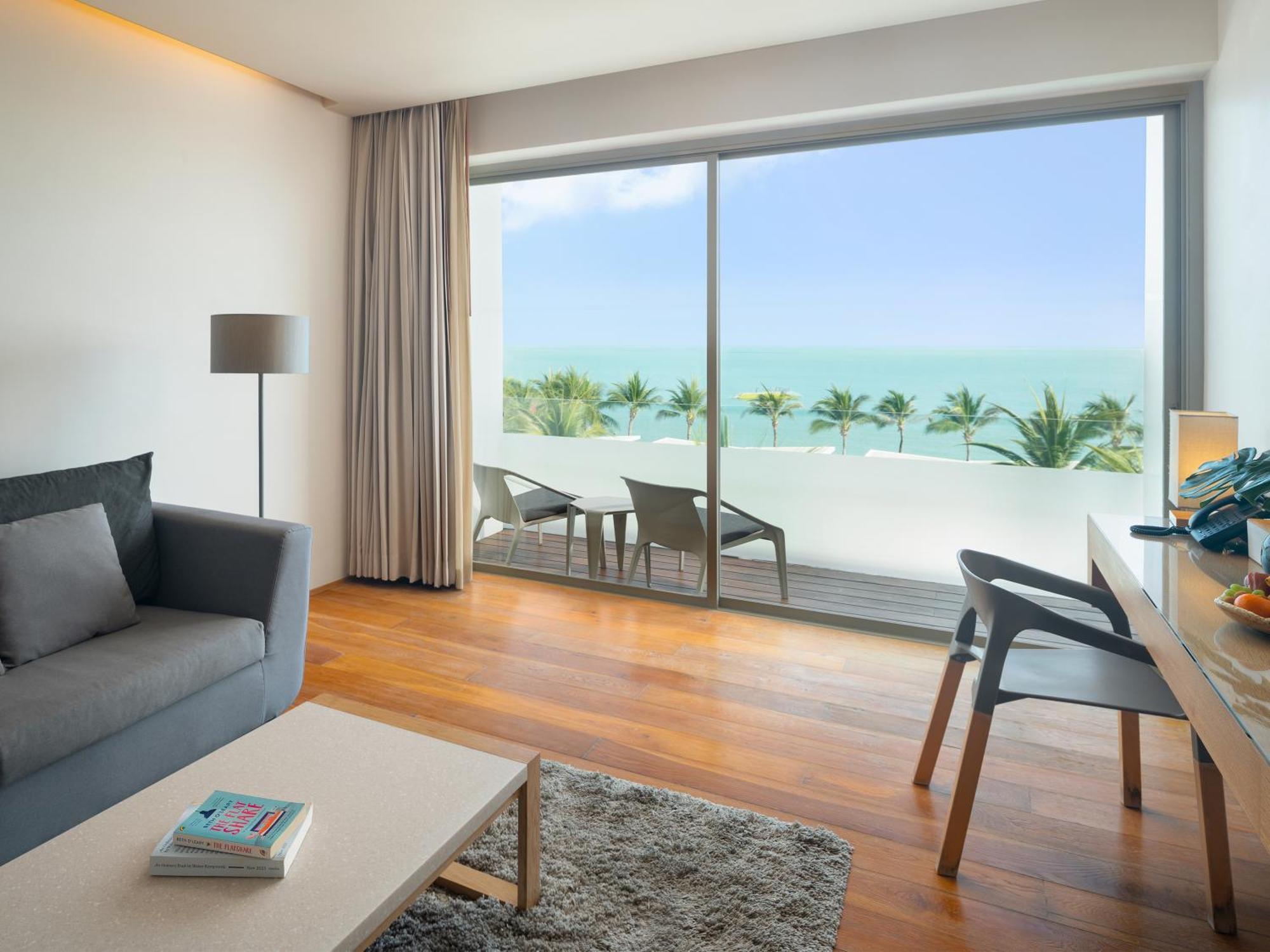Deluxe Suite Sea View
