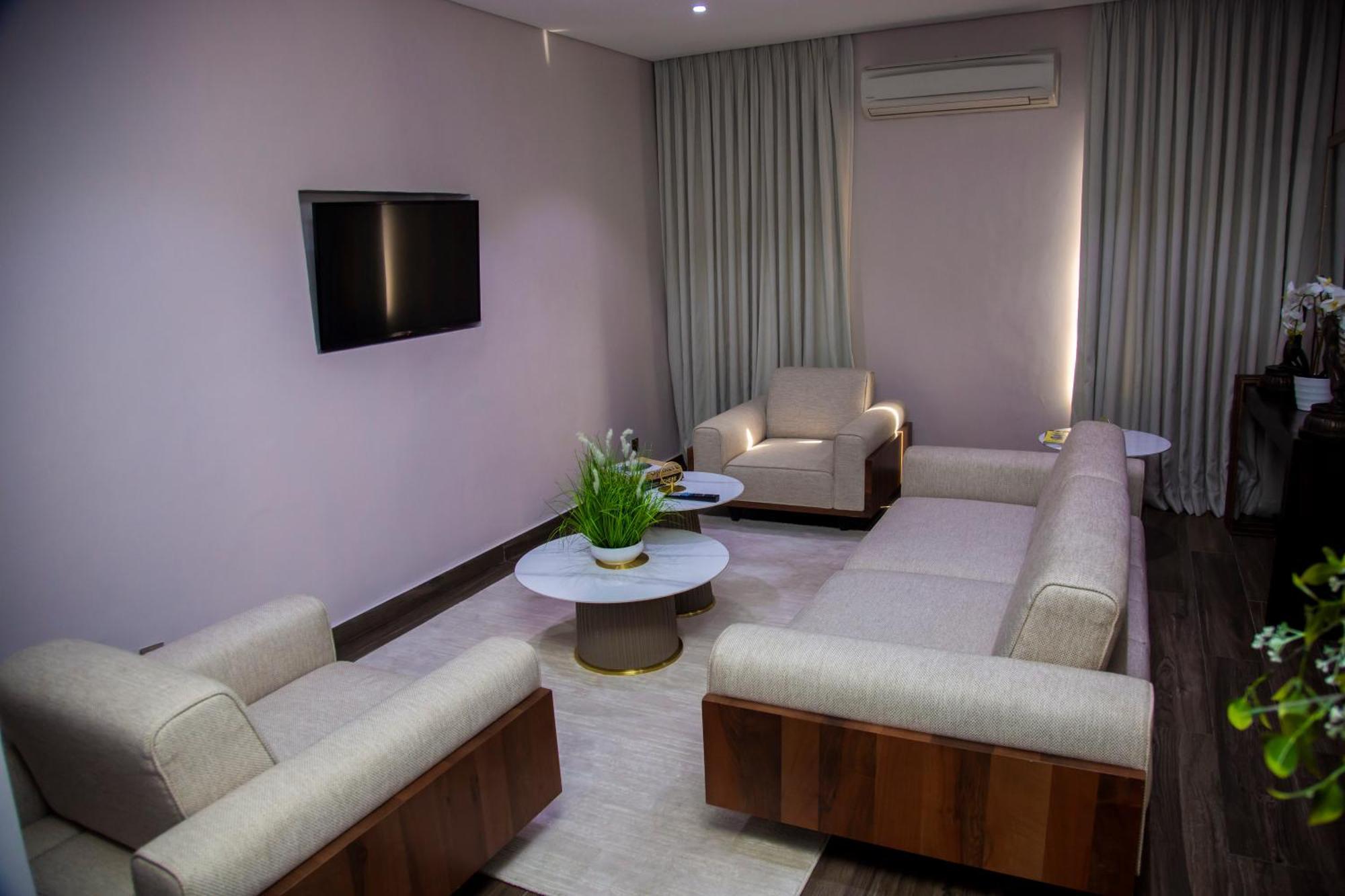 Deluxe Suite