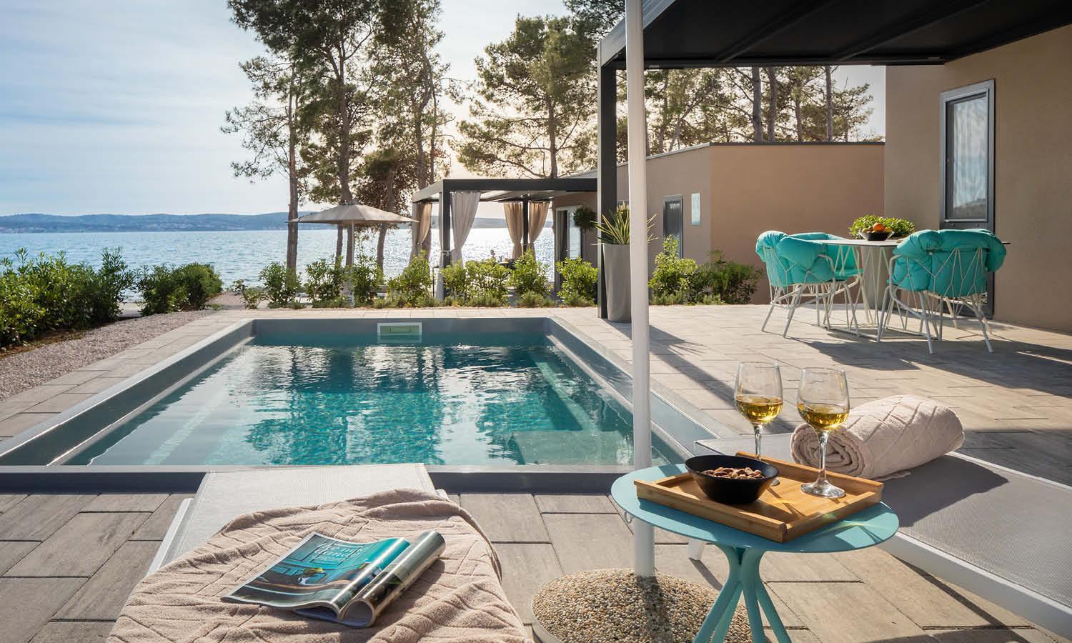 Luxury Mobile Home pool,1581529295:JPEG