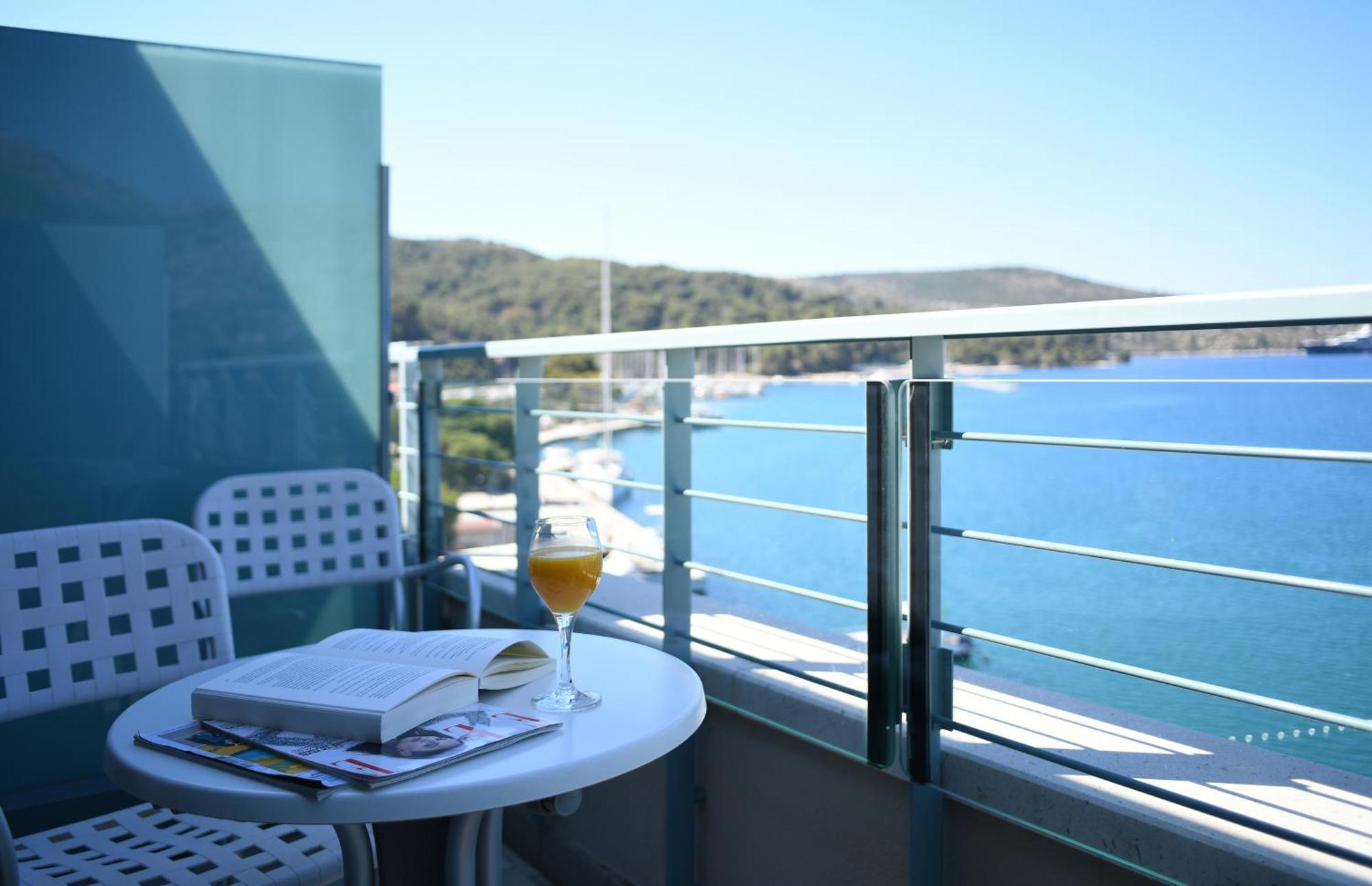 Standard Single Room Side Sea View