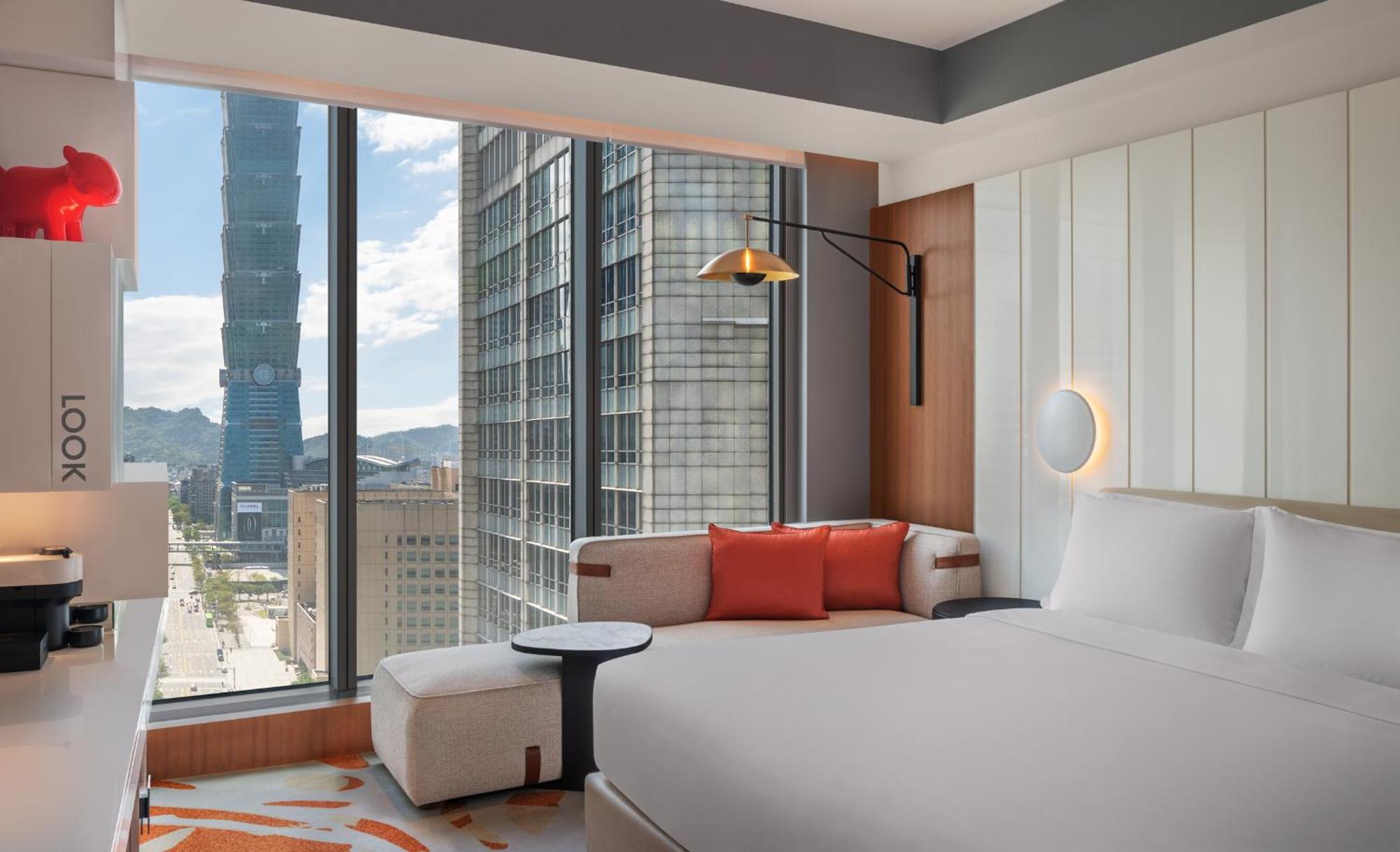 Spectacular Room, Guest room, 1 King, TAIPEI 101 view