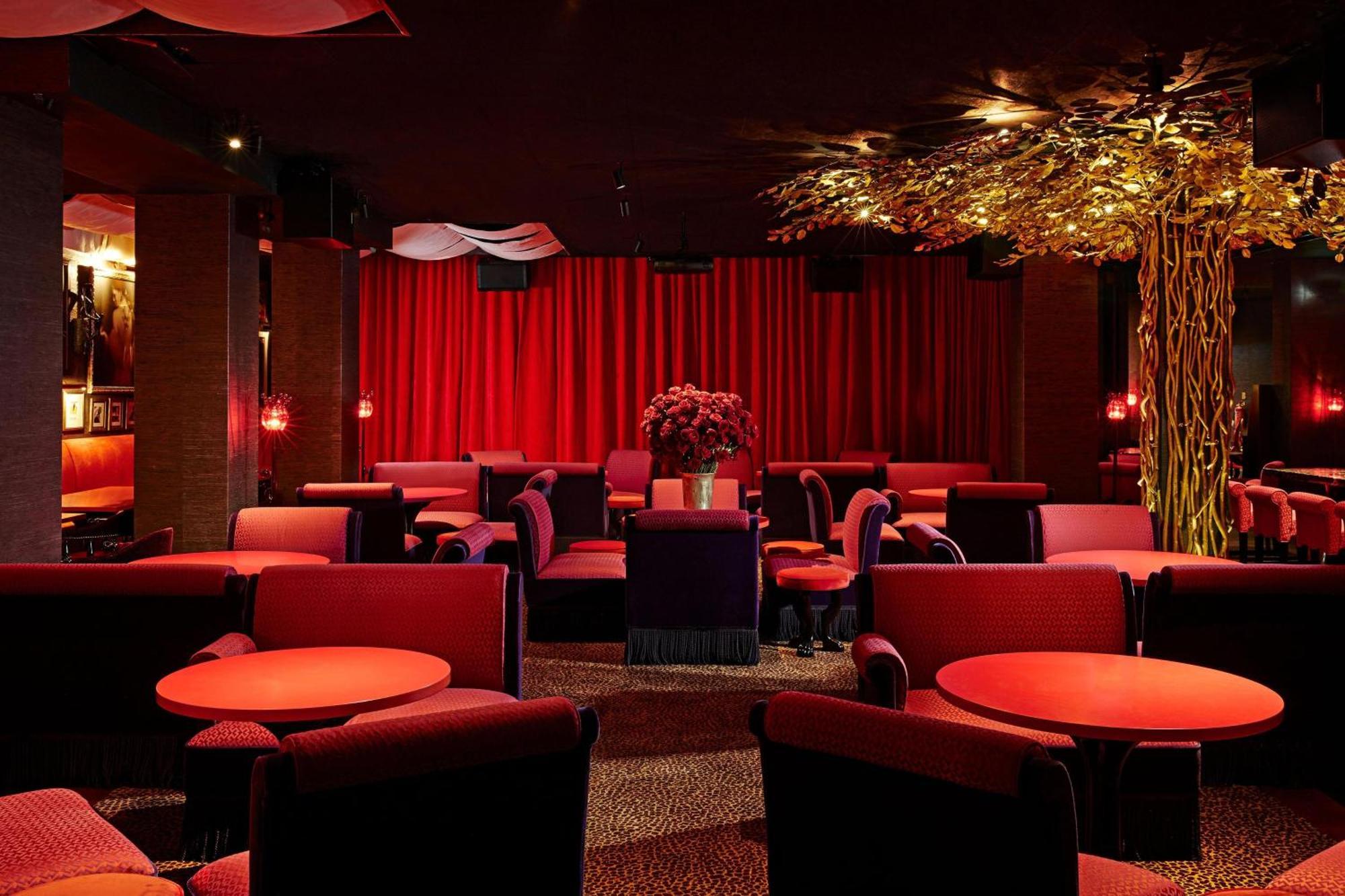 Deluxe Executive Guest Room 1 King Club Lounge Access Complimentary Cocktails & Snacks