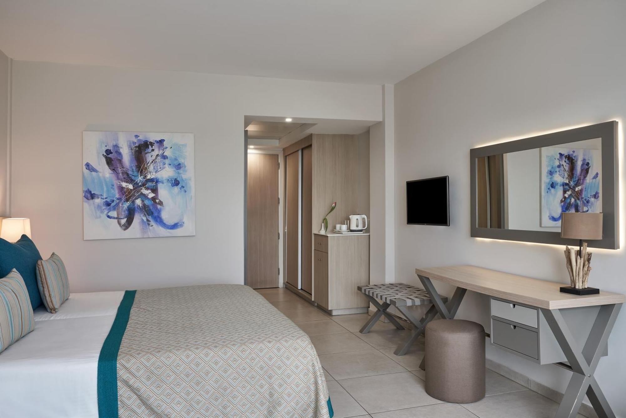 Twin or Double Room Inland View