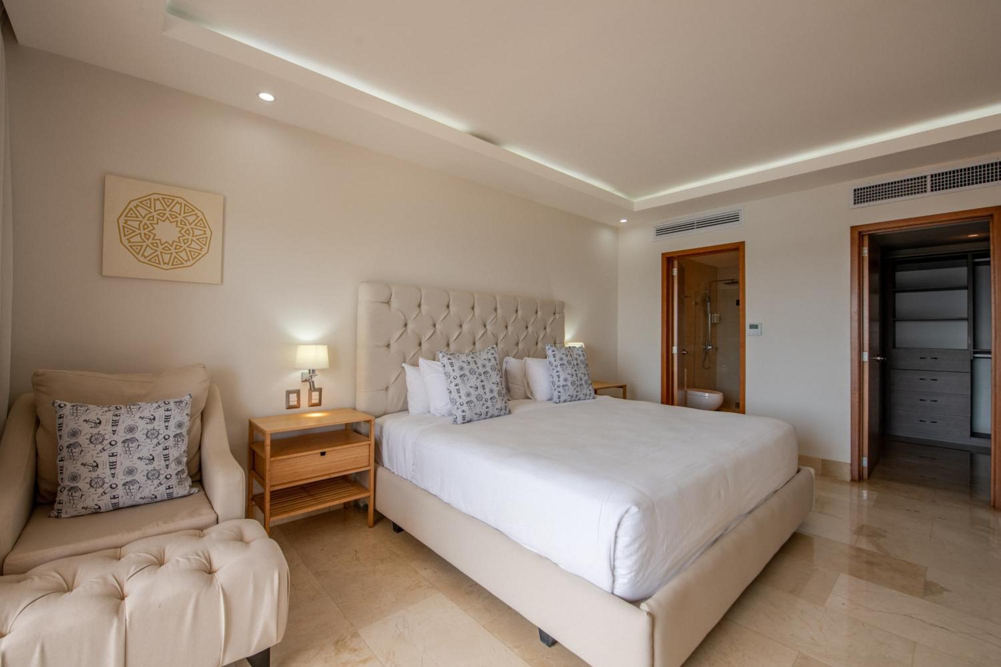 Deluxe Two-Bedroom Apartment