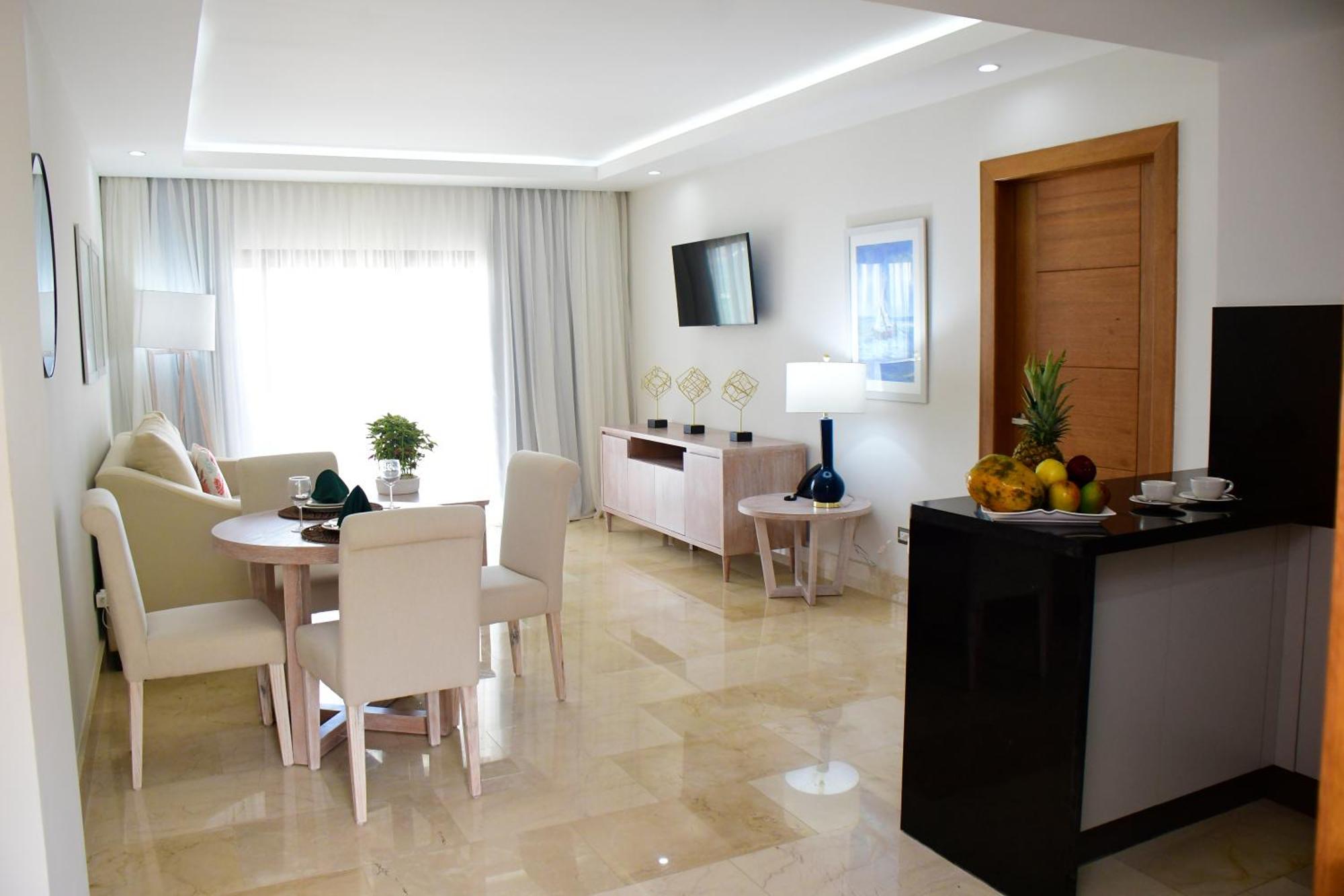 Deluxe Two-Bedroom Apartment