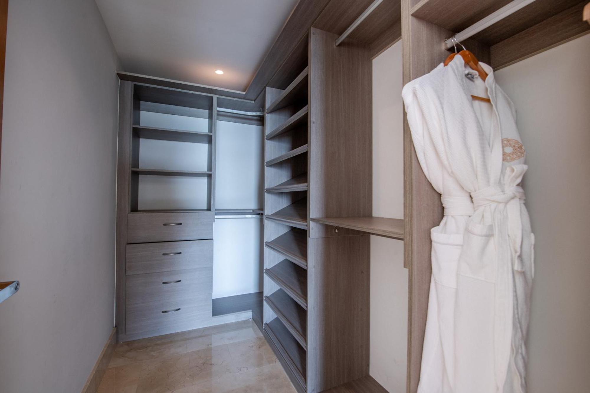 Deluxe Two-Bedroom Apartment